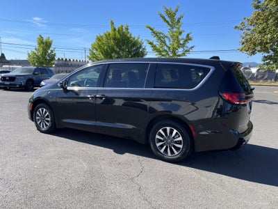 2024 Chrysler Pacifica Hybrid Select