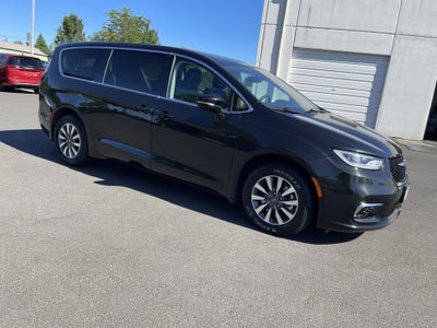 2024 Chrysler Pacifica Hybrid Select