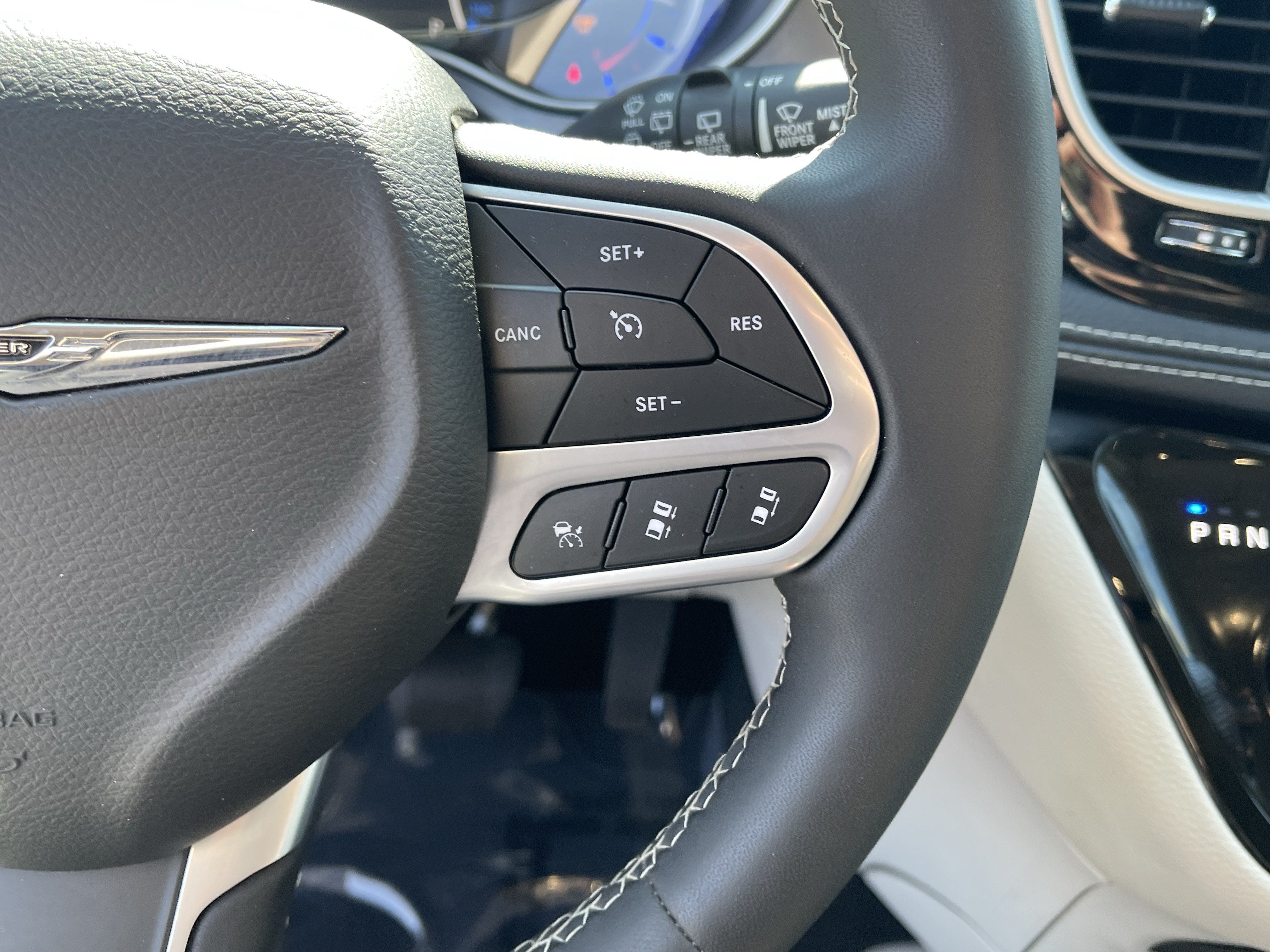 2024 Chrysler Pacifica Hybrid Select