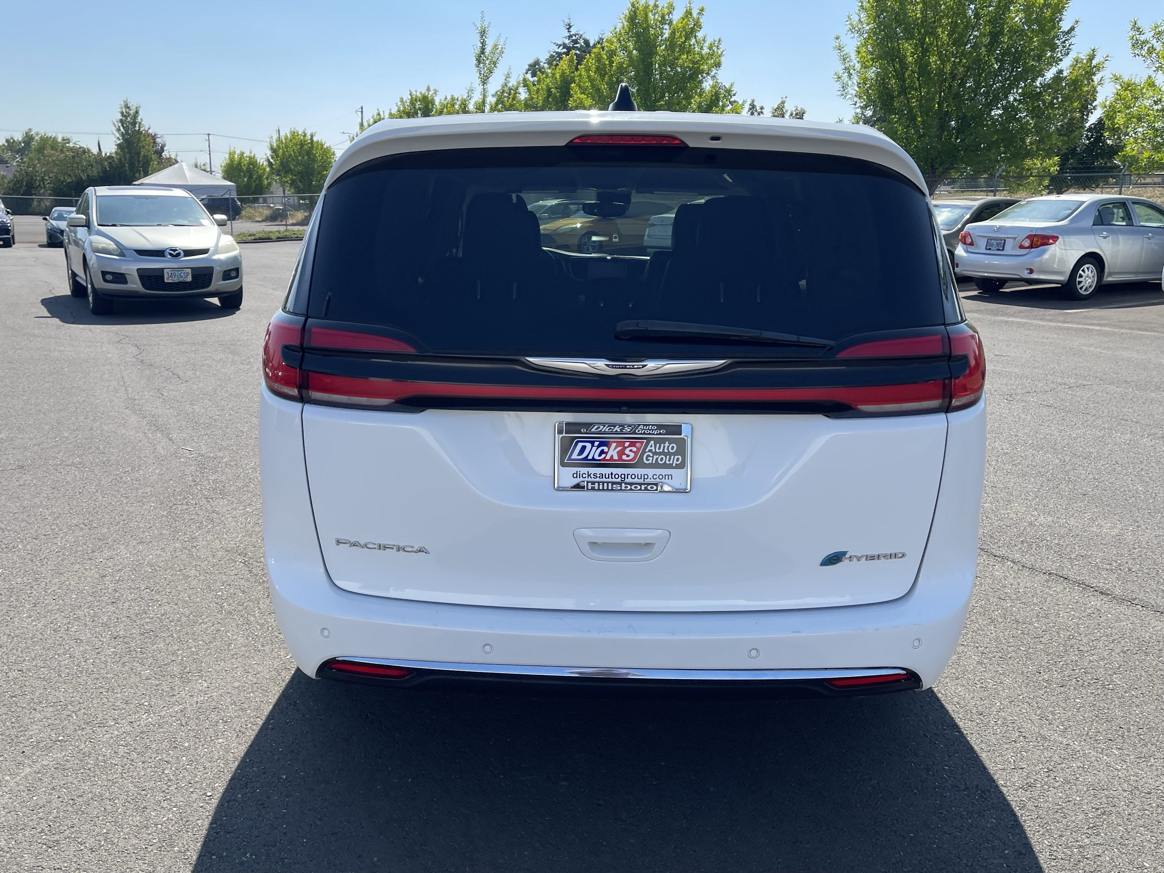2024 Chrysler Pacifica Hybrid Select