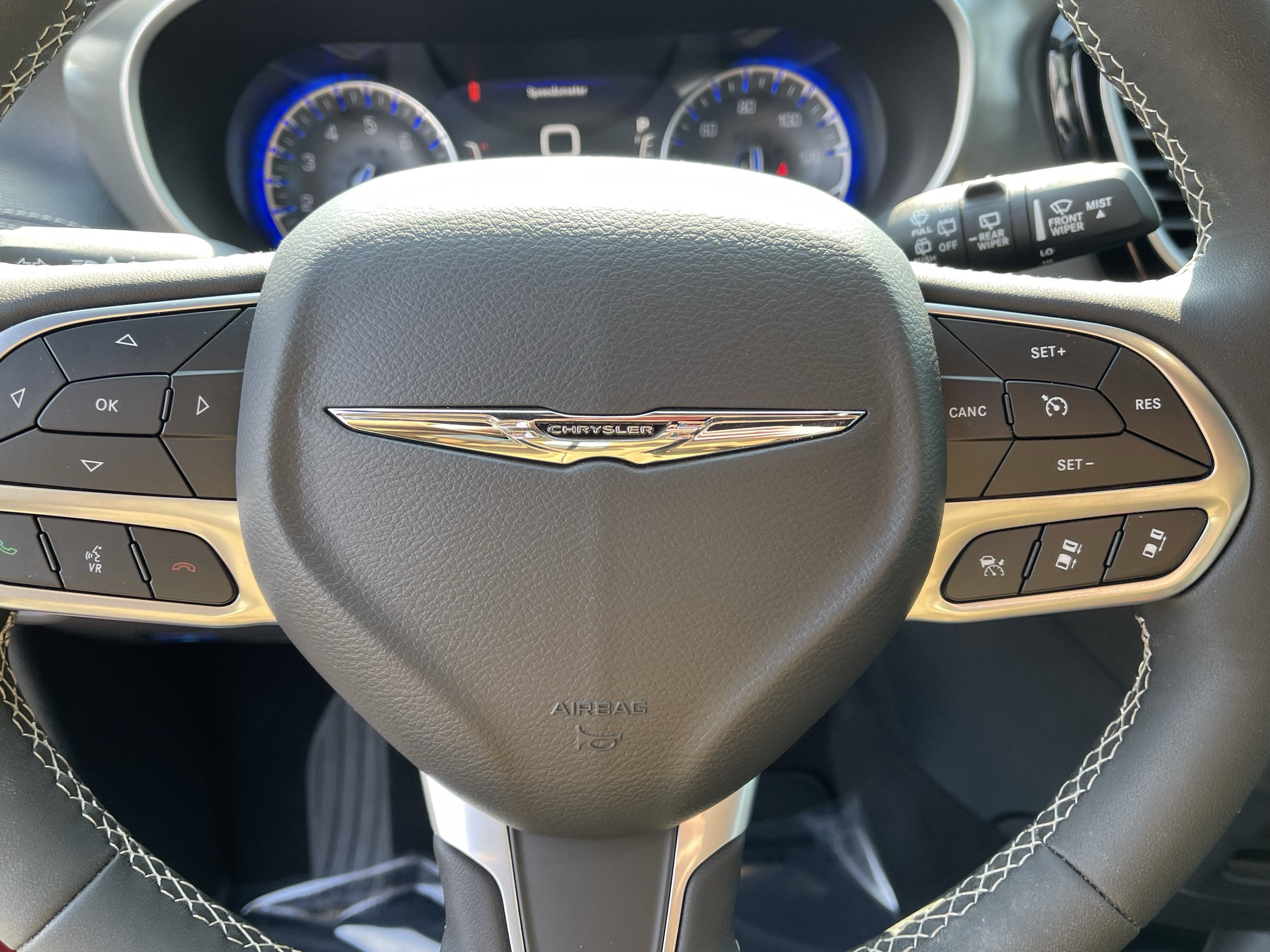 2025 Chrysler Pacifica Select