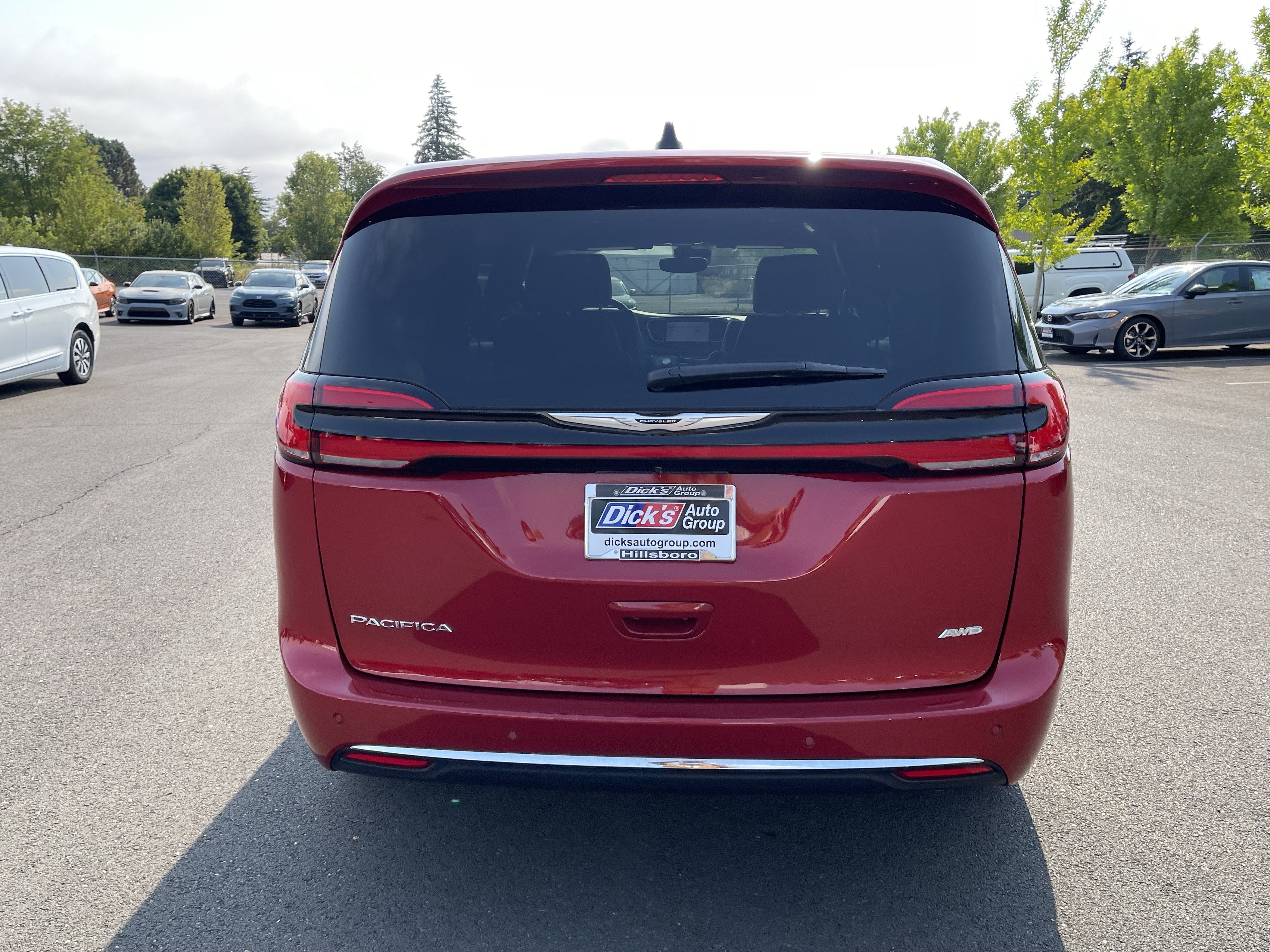 2025 Chrysler Pacifica Select