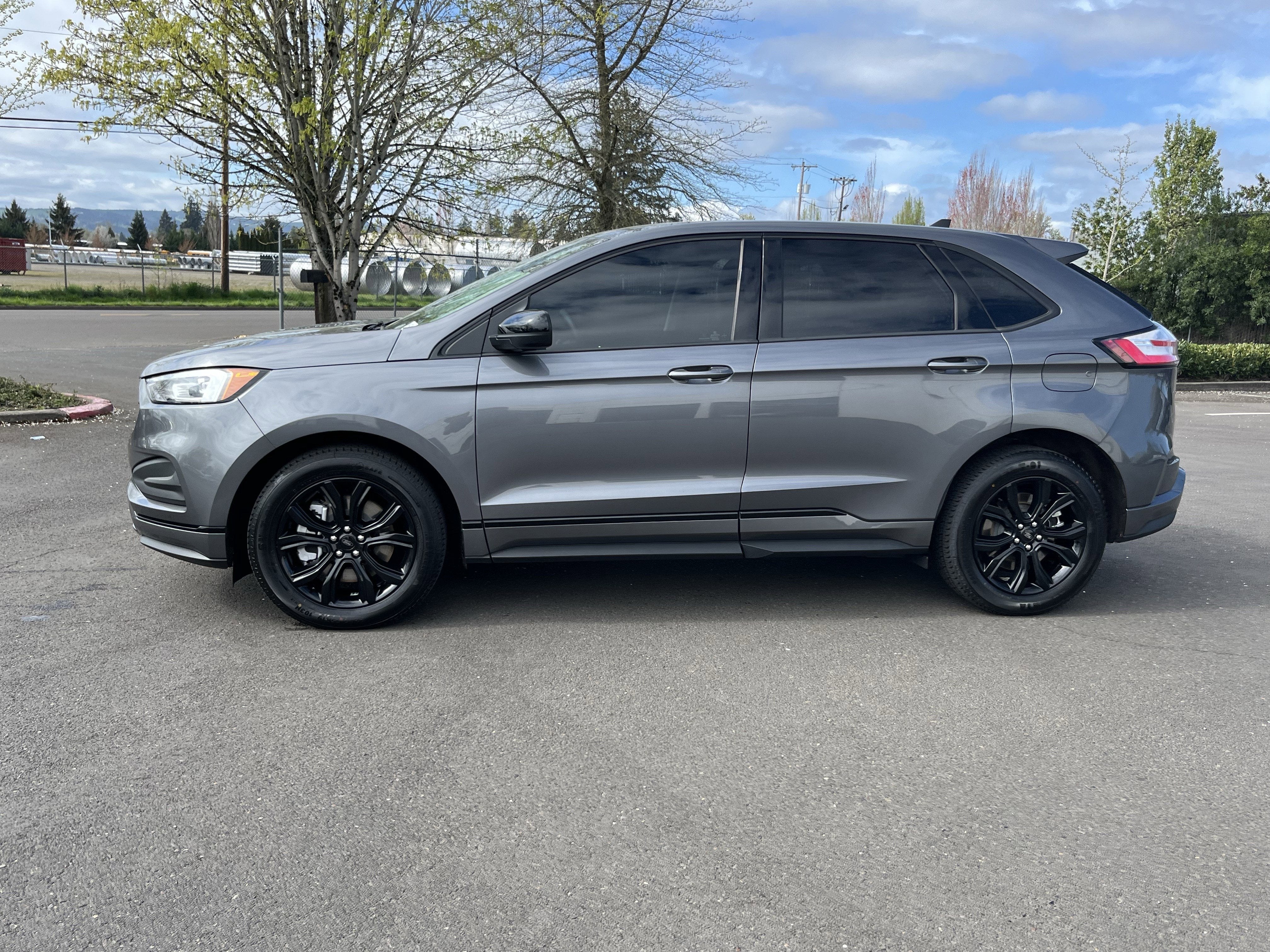 2022 Ford Edge SE