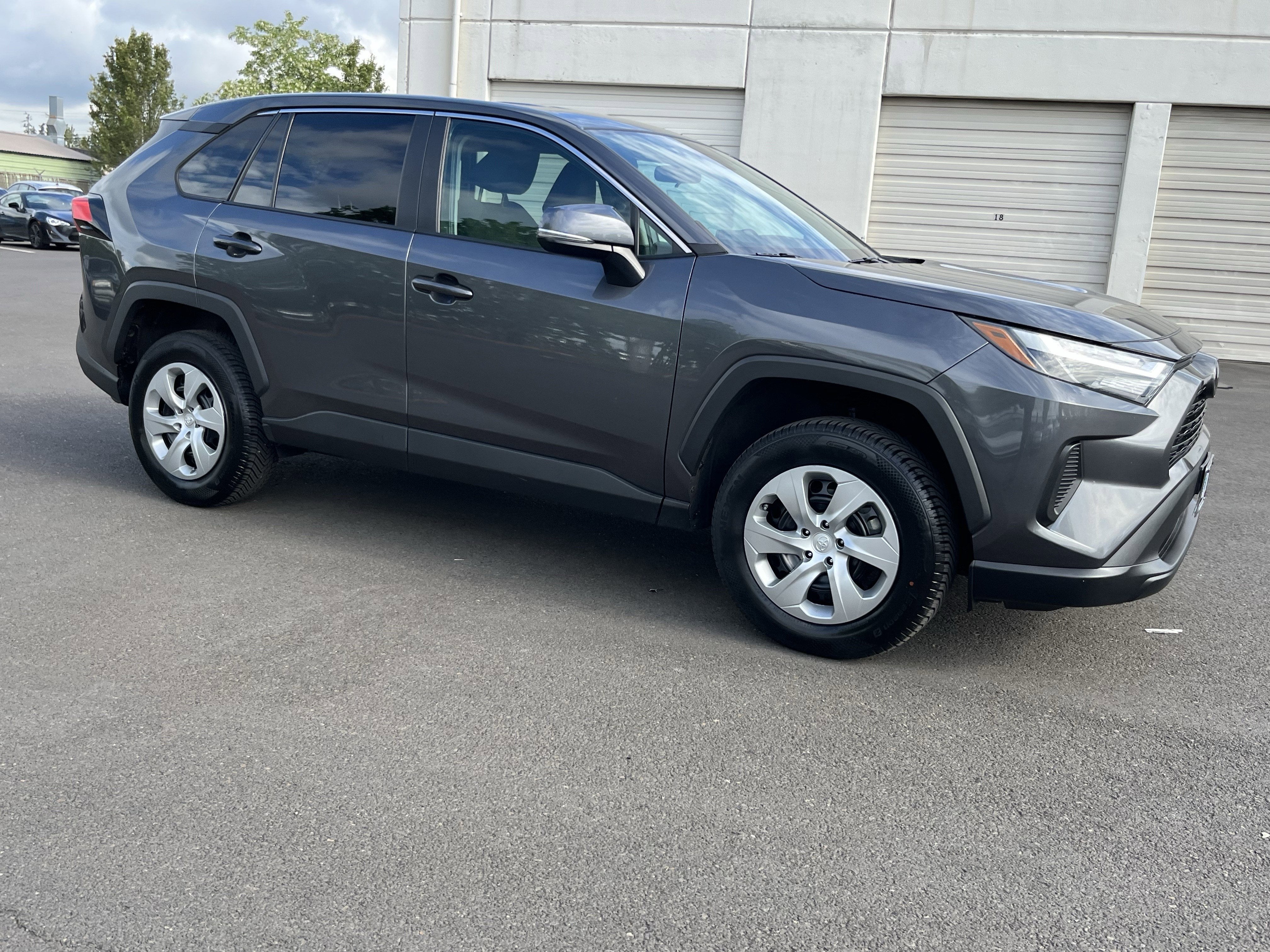 2023 Toyota RAV4 LE
