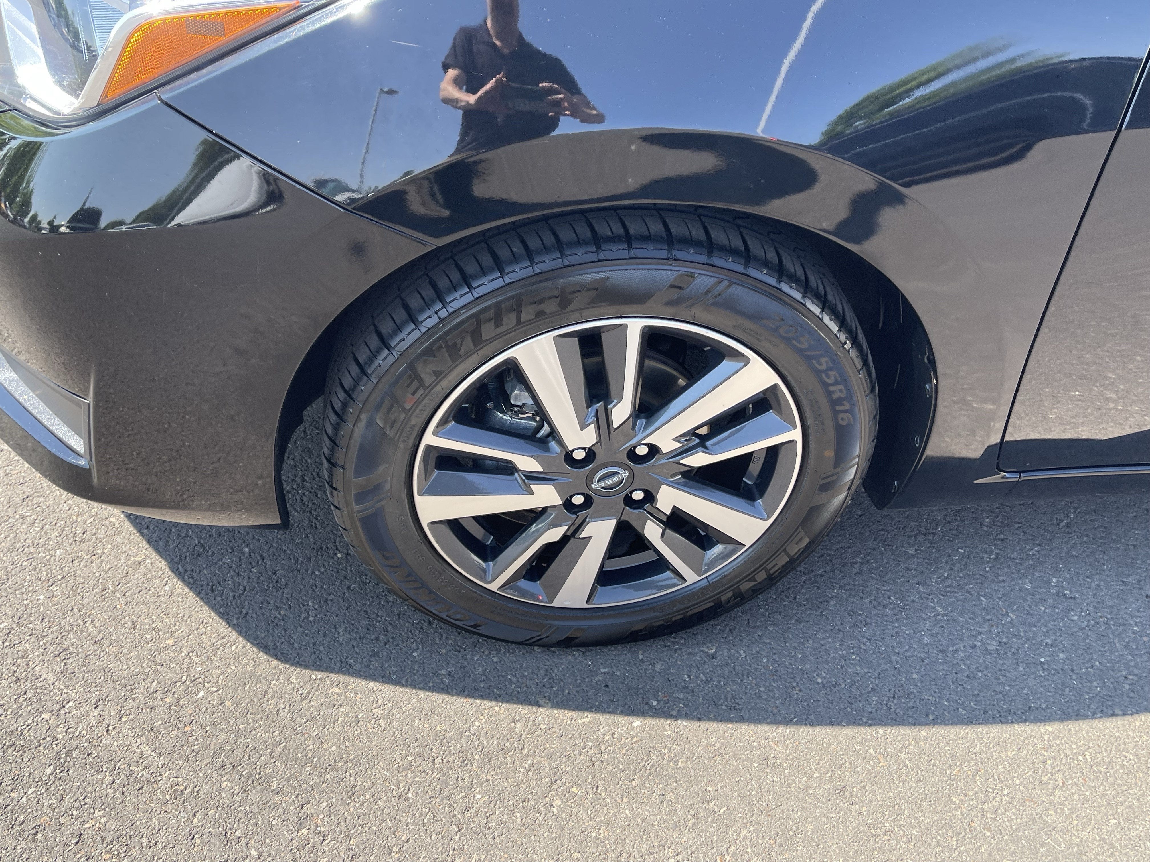2024 Nissan Versa SV