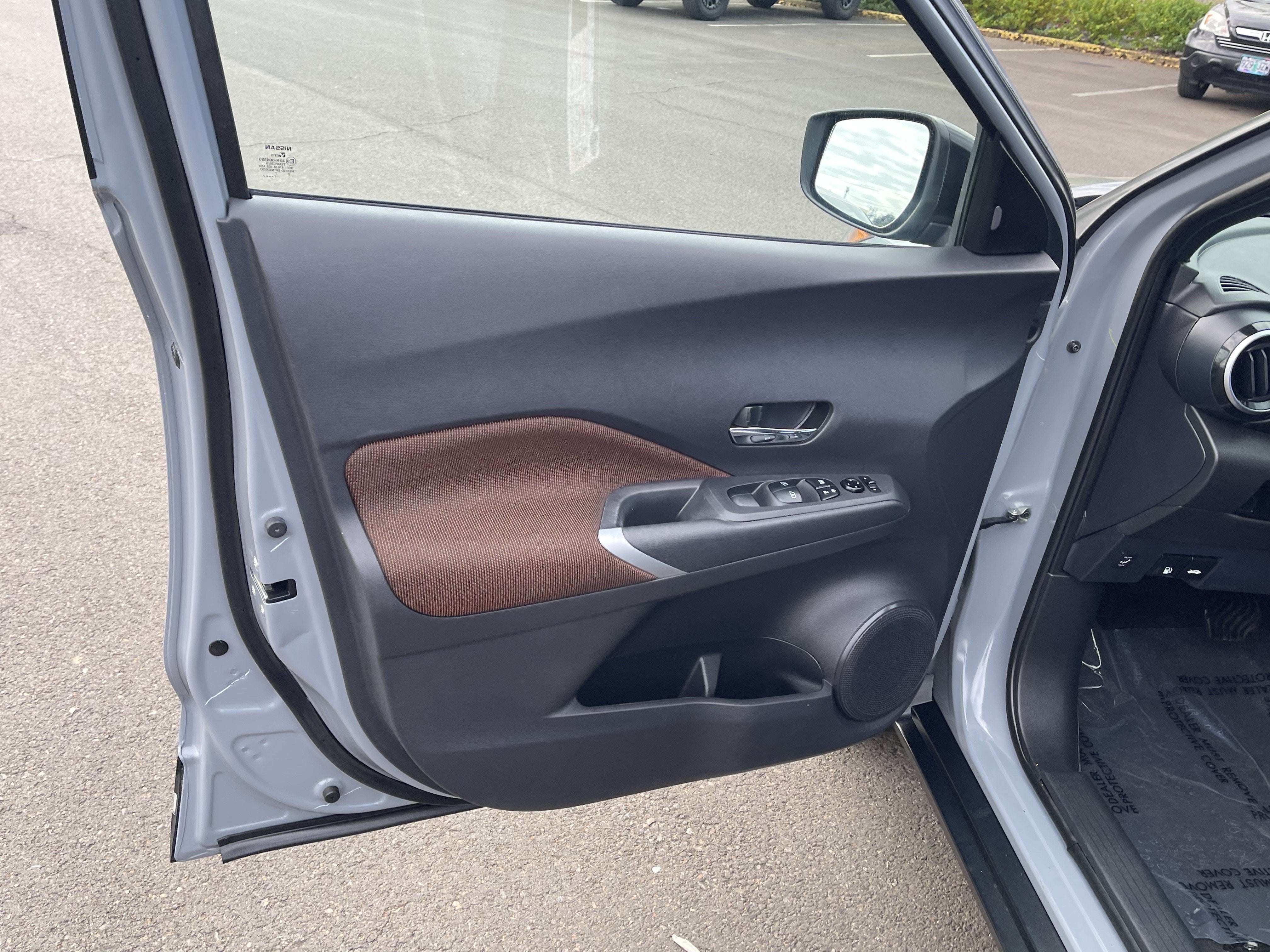 2021 Nissan Kicks SR