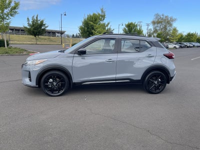 2021 Nissan Kicks SR