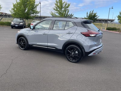 2021 Nissan Kicks SR