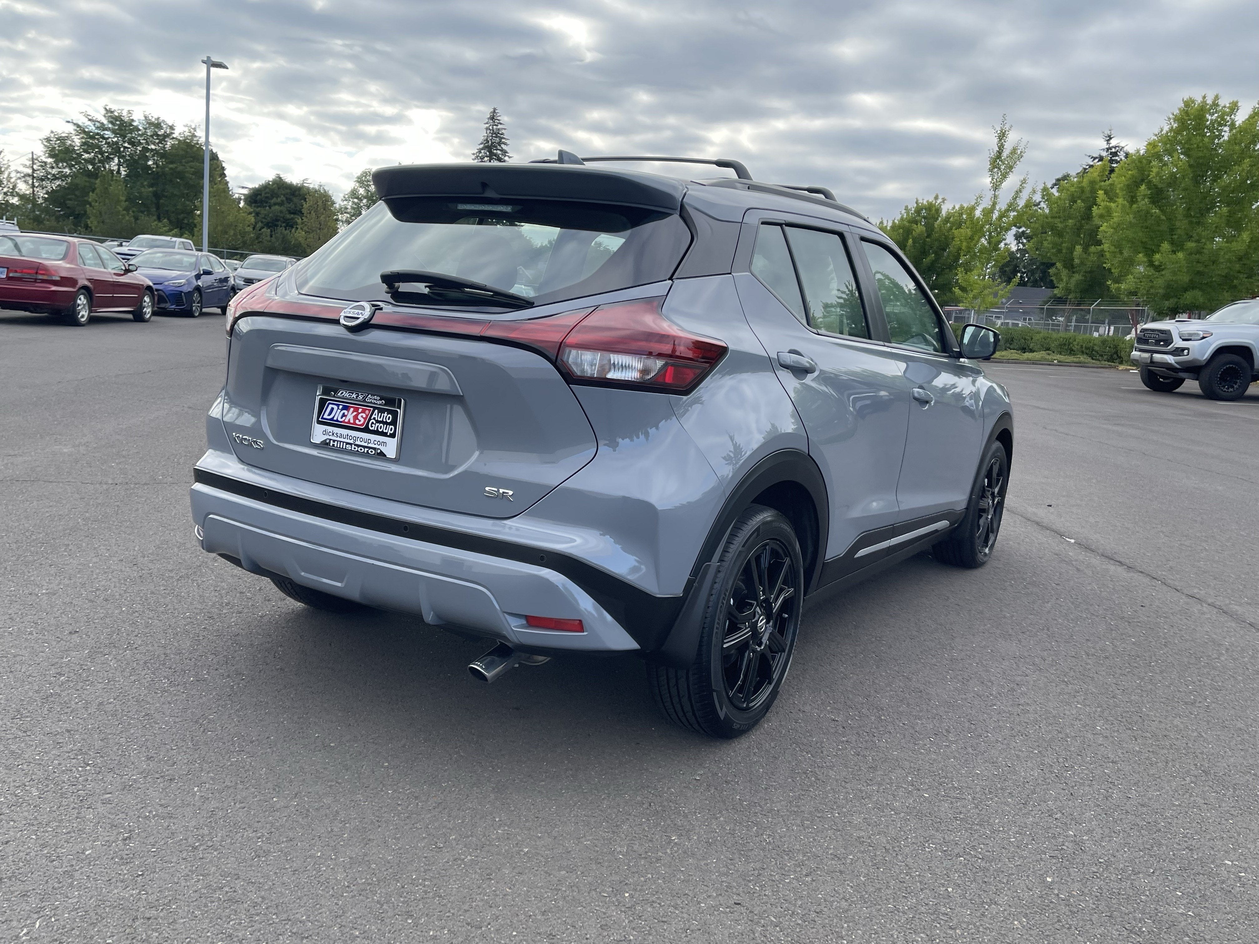 2021 Nissan Kicks SR