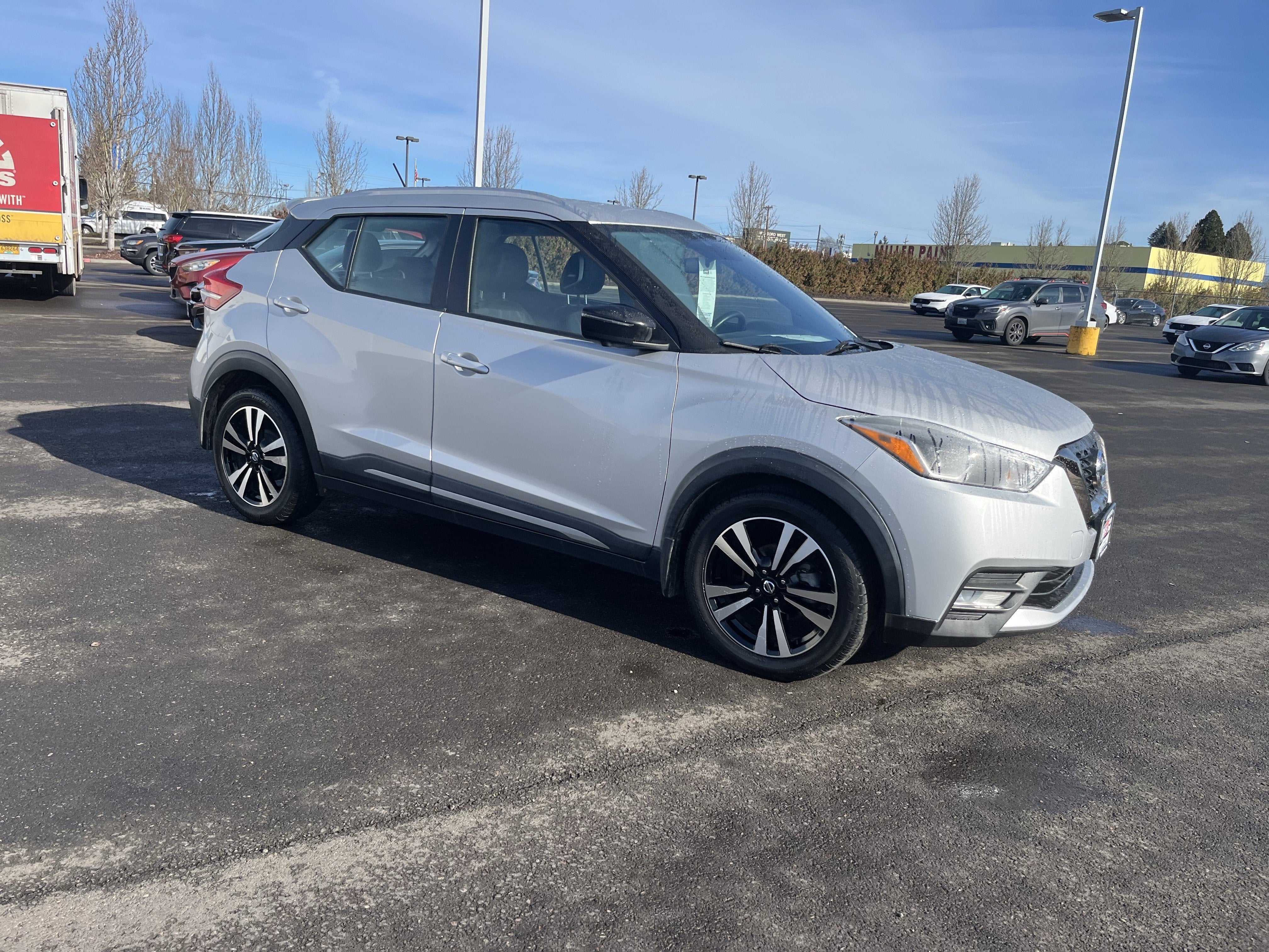 2020 Nissan Kicks SR