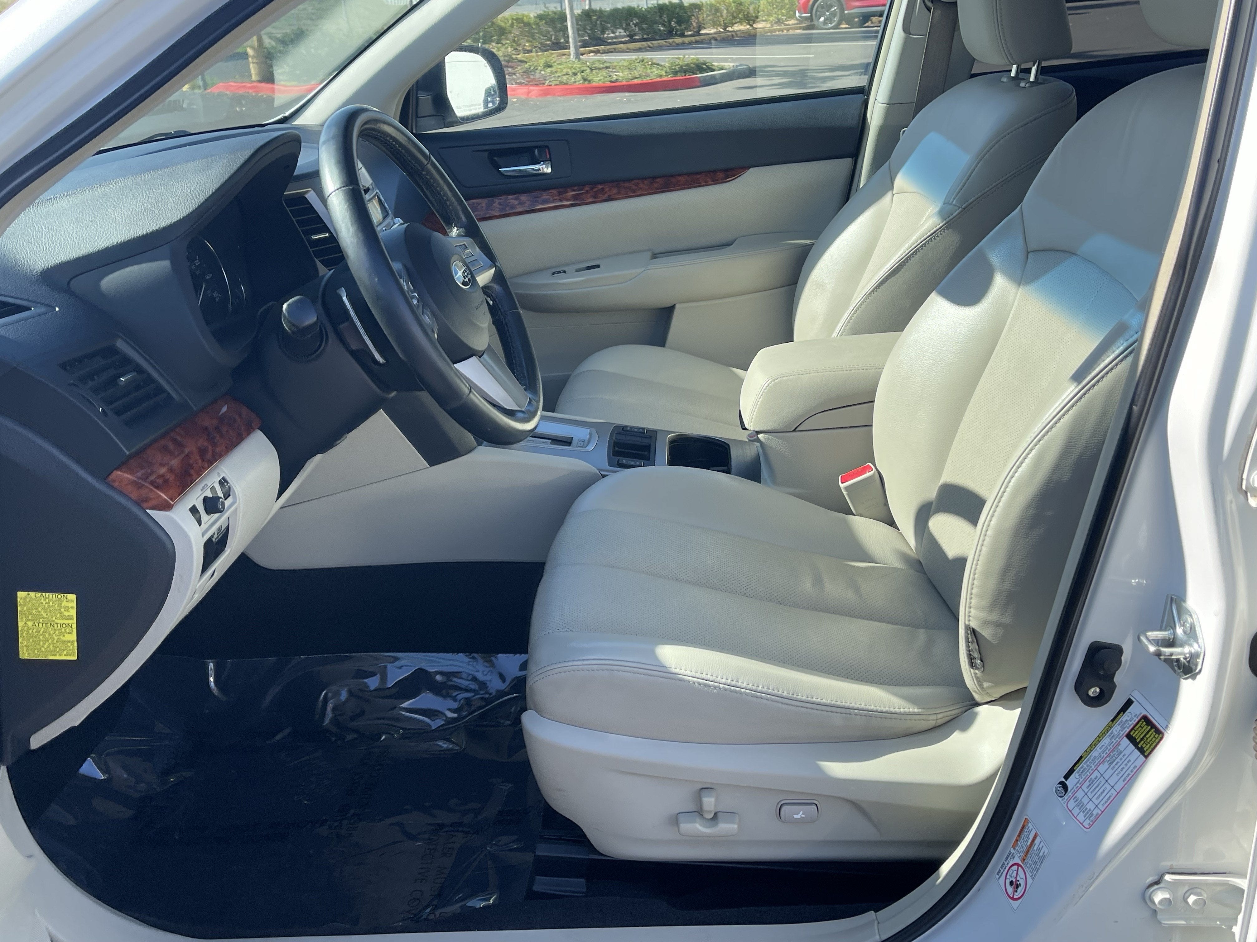 2011 Subaru Outback 3.6R Limited Pwr Moon