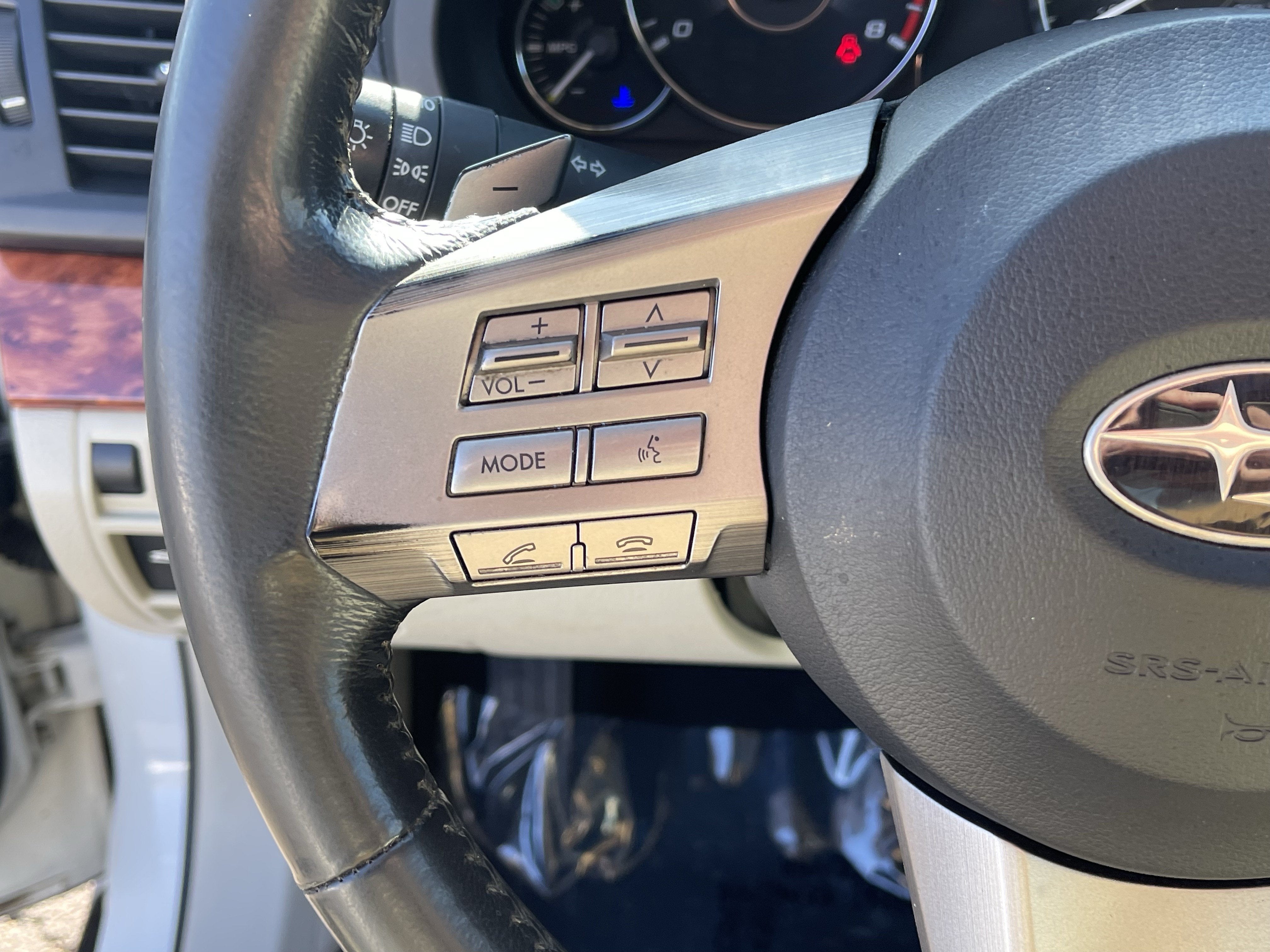 2011 Subaru Outback 3.6R Limited Pwr Moon