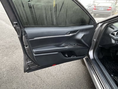 2022 Toyota Camry Hybrid LE