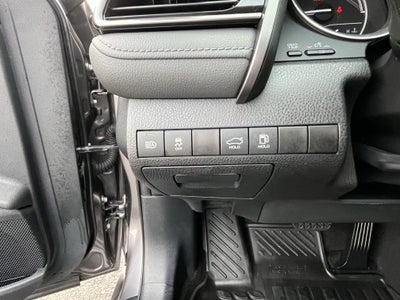 2022 Toyota Camry Hybrid LE