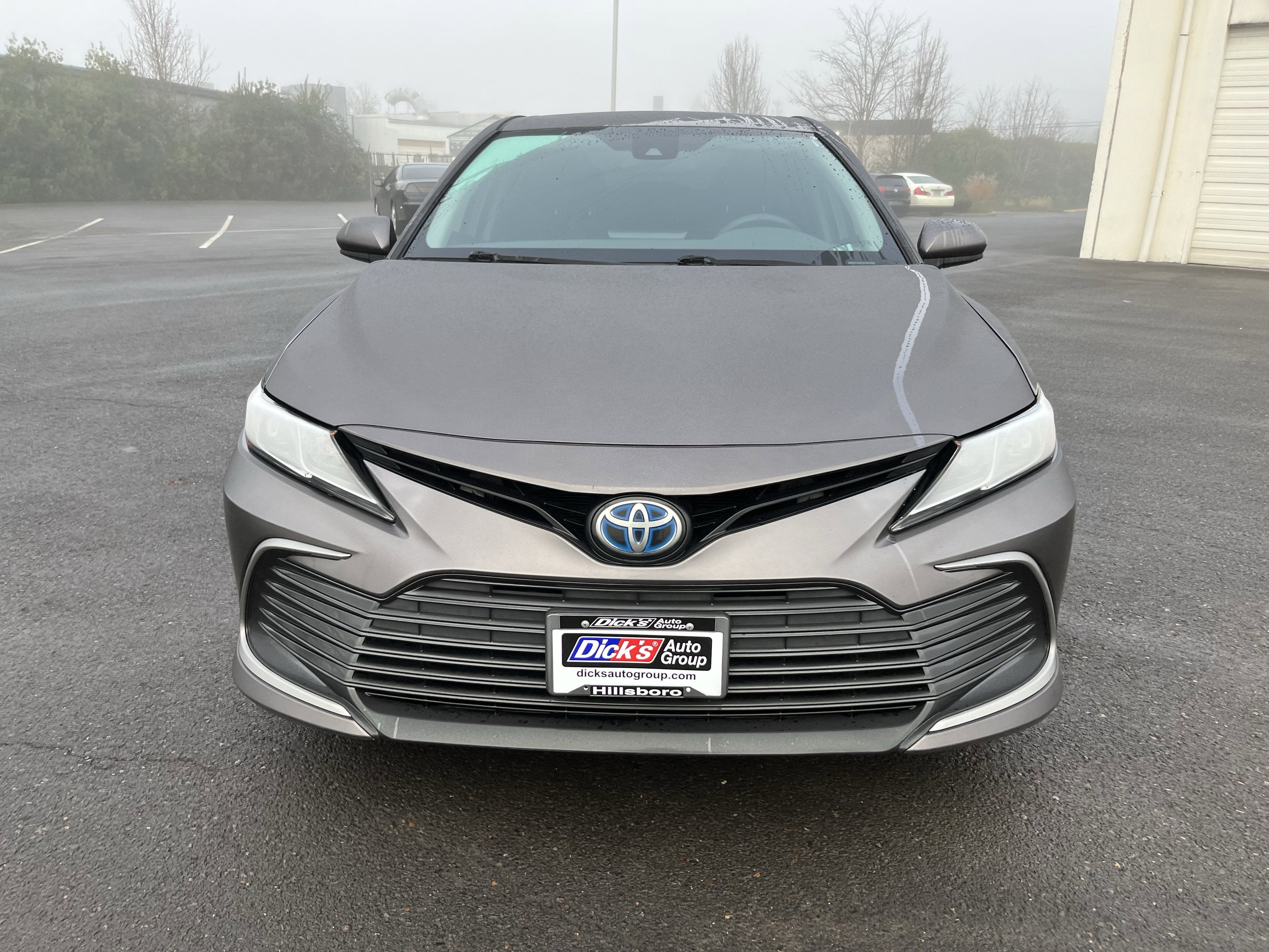 2022 Toyota Camry Hybrid LE