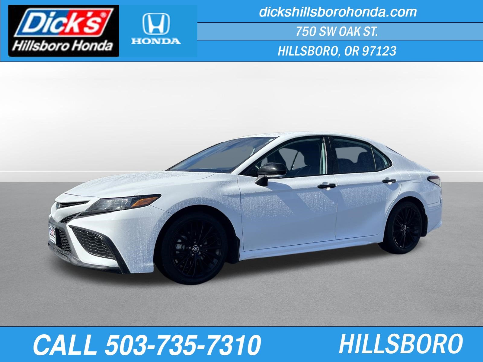 2022 Toyota Camry Hybrid SE
