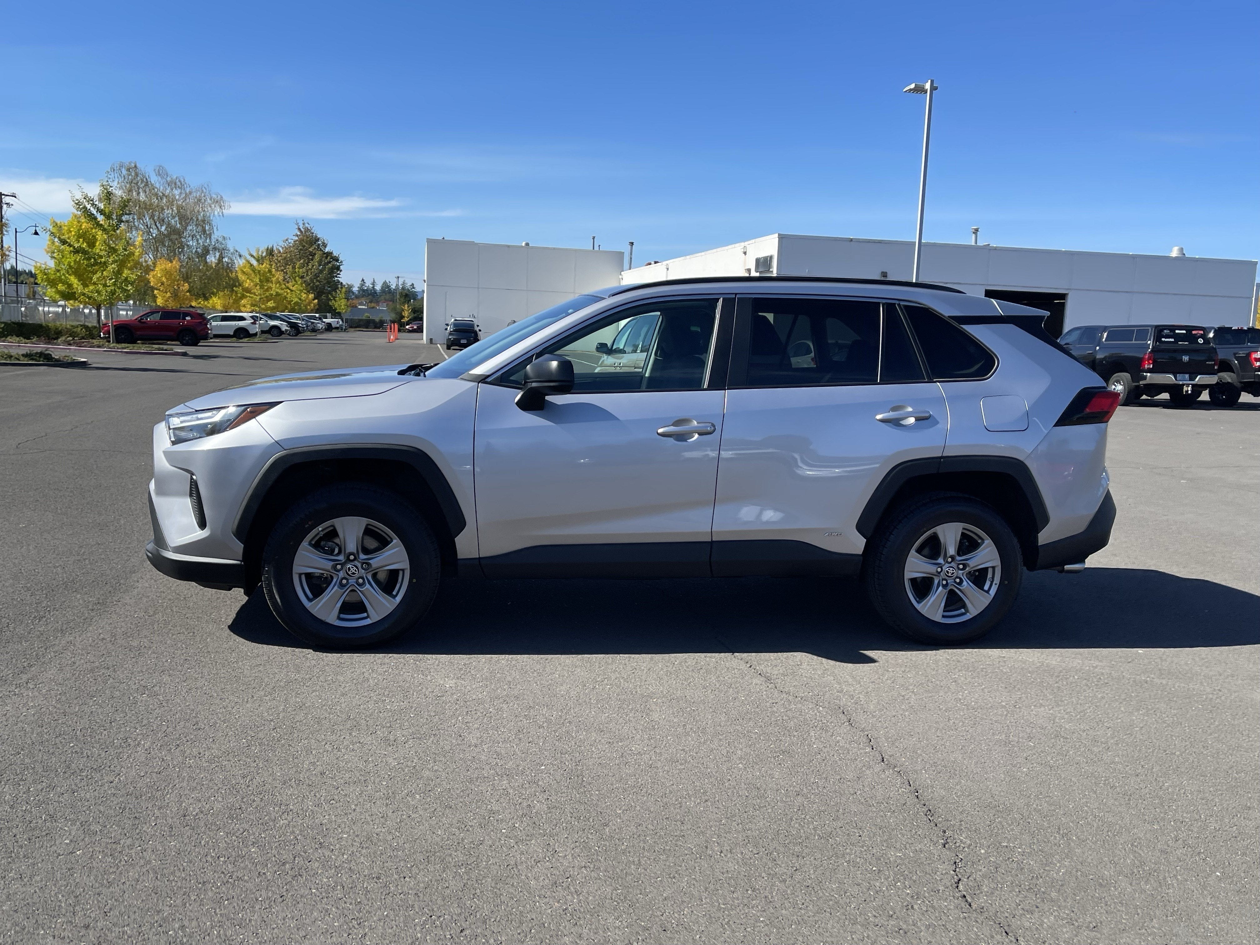 2023 Toyota RAV4 Hybrid LE