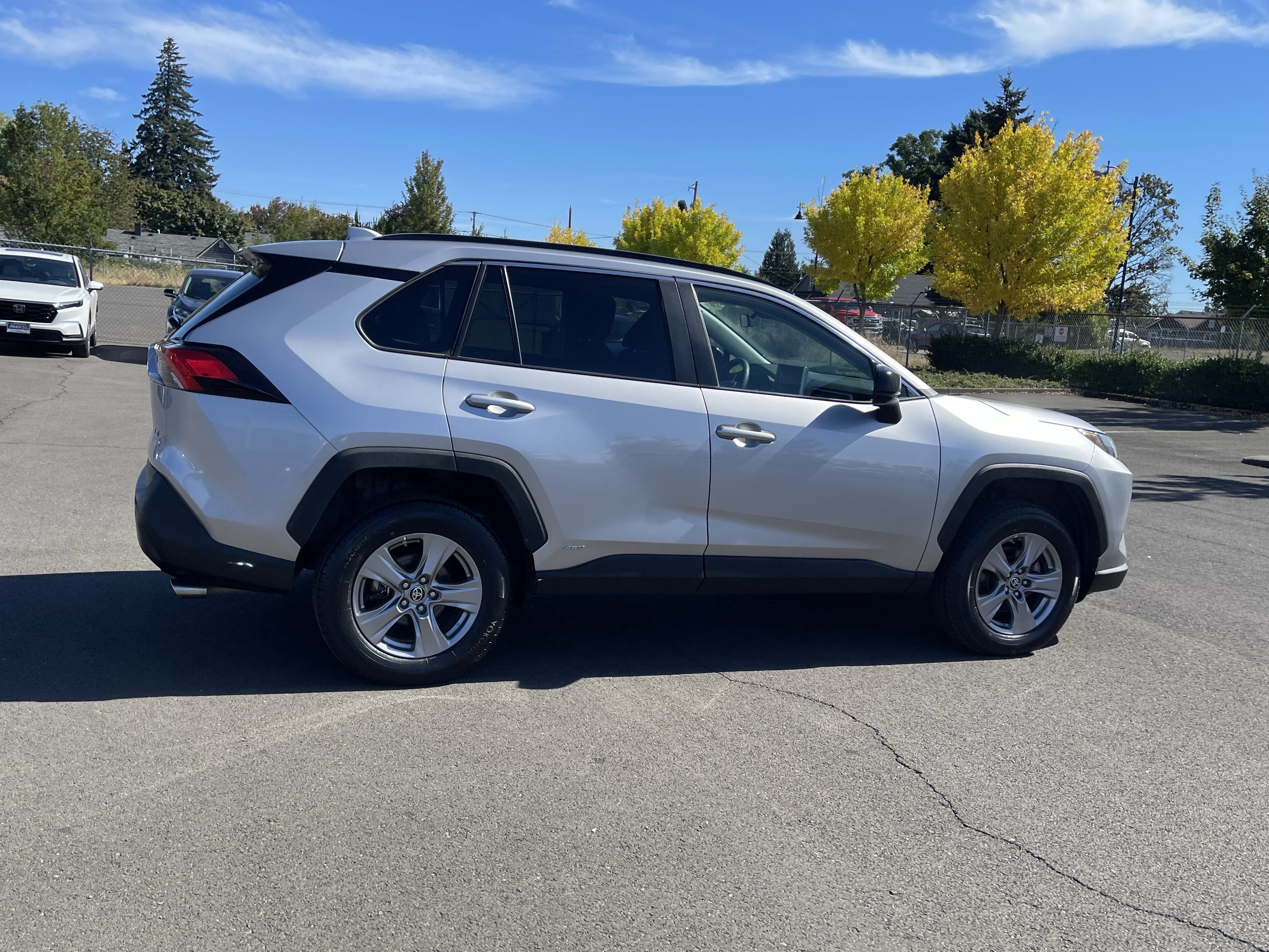2023 Toyota RAV4 Hybrid LE