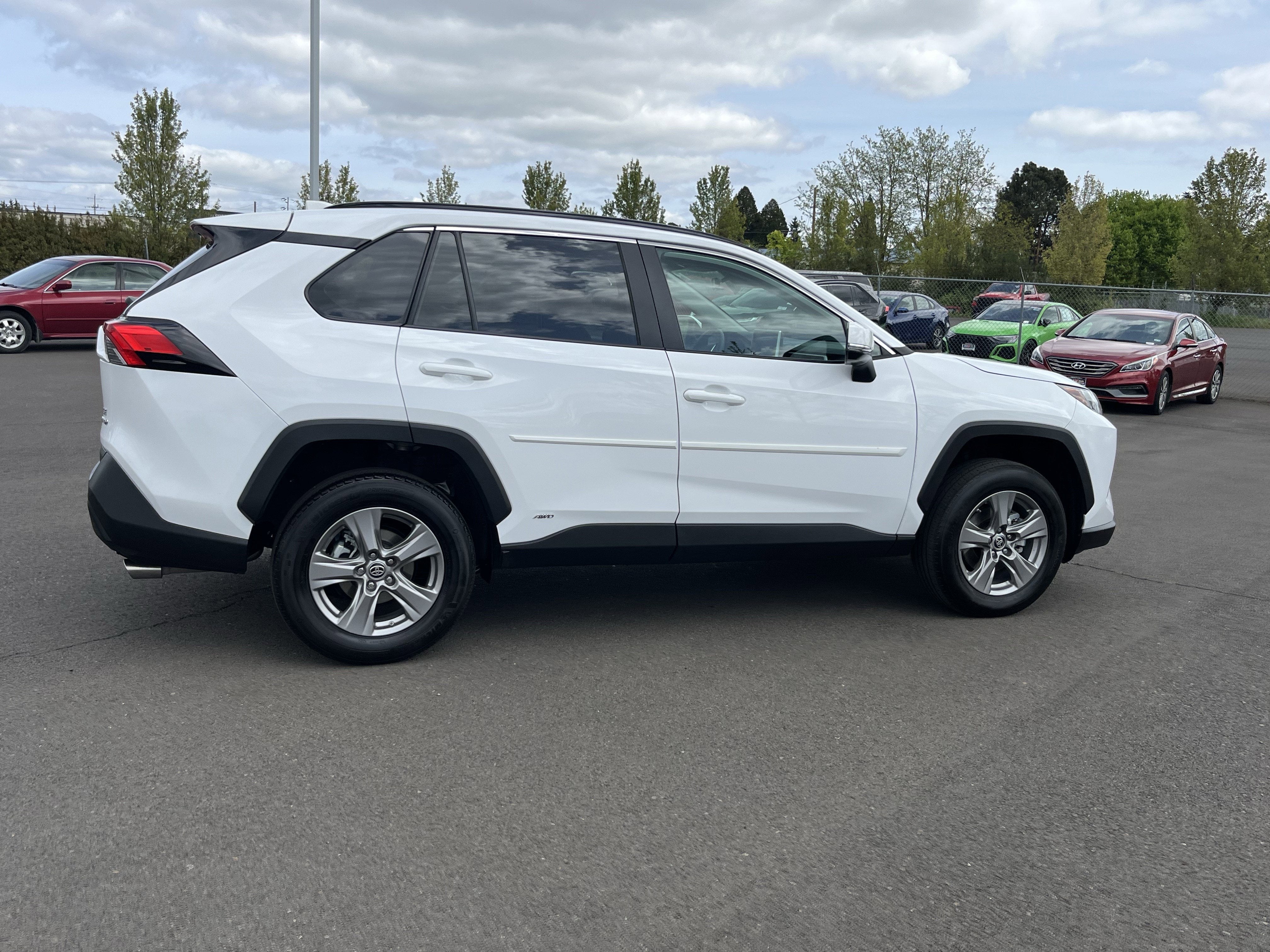 2024 Toyota RAV4 Hybrid LE