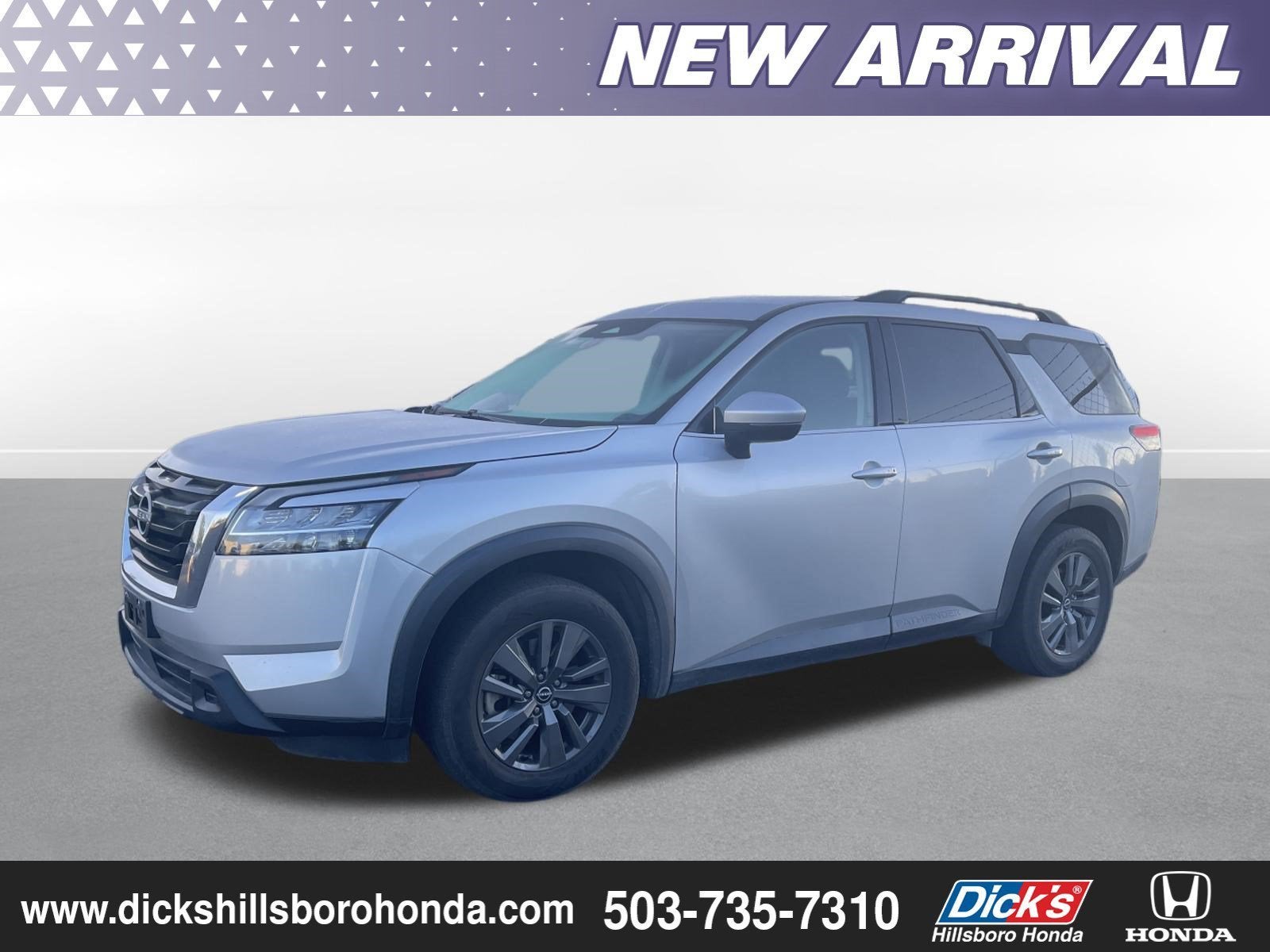 2022 Nissan Pathfinder SV