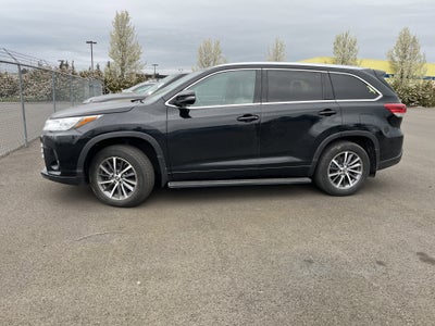 2018 Toyota Highlander SE