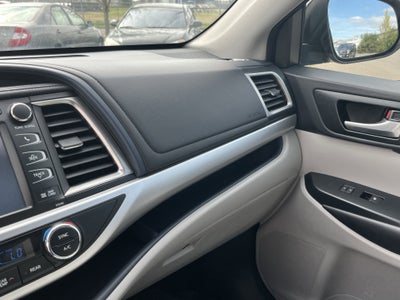 2018 Toyota Highlander SE