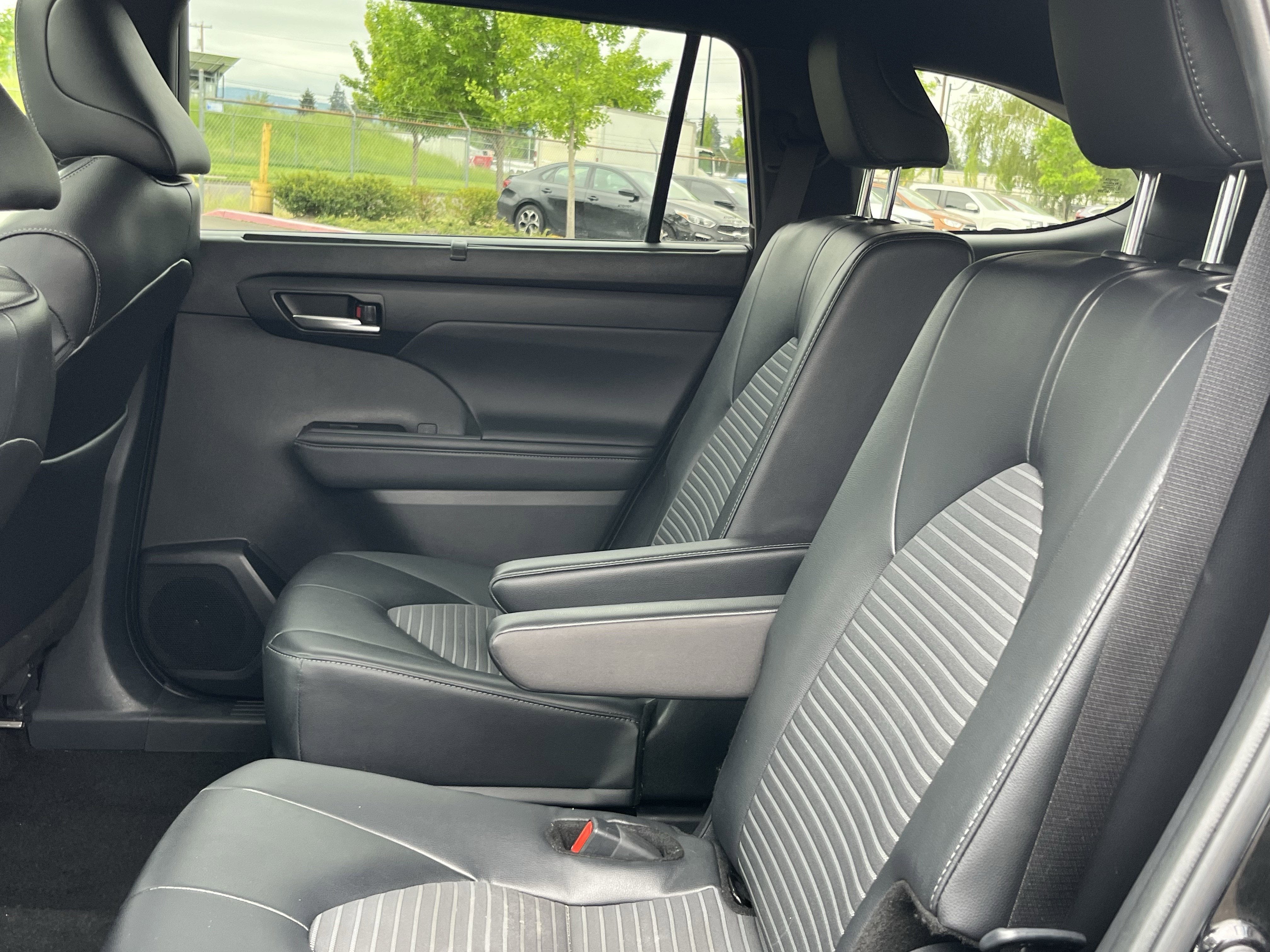 2025 Toyota Highlander LE