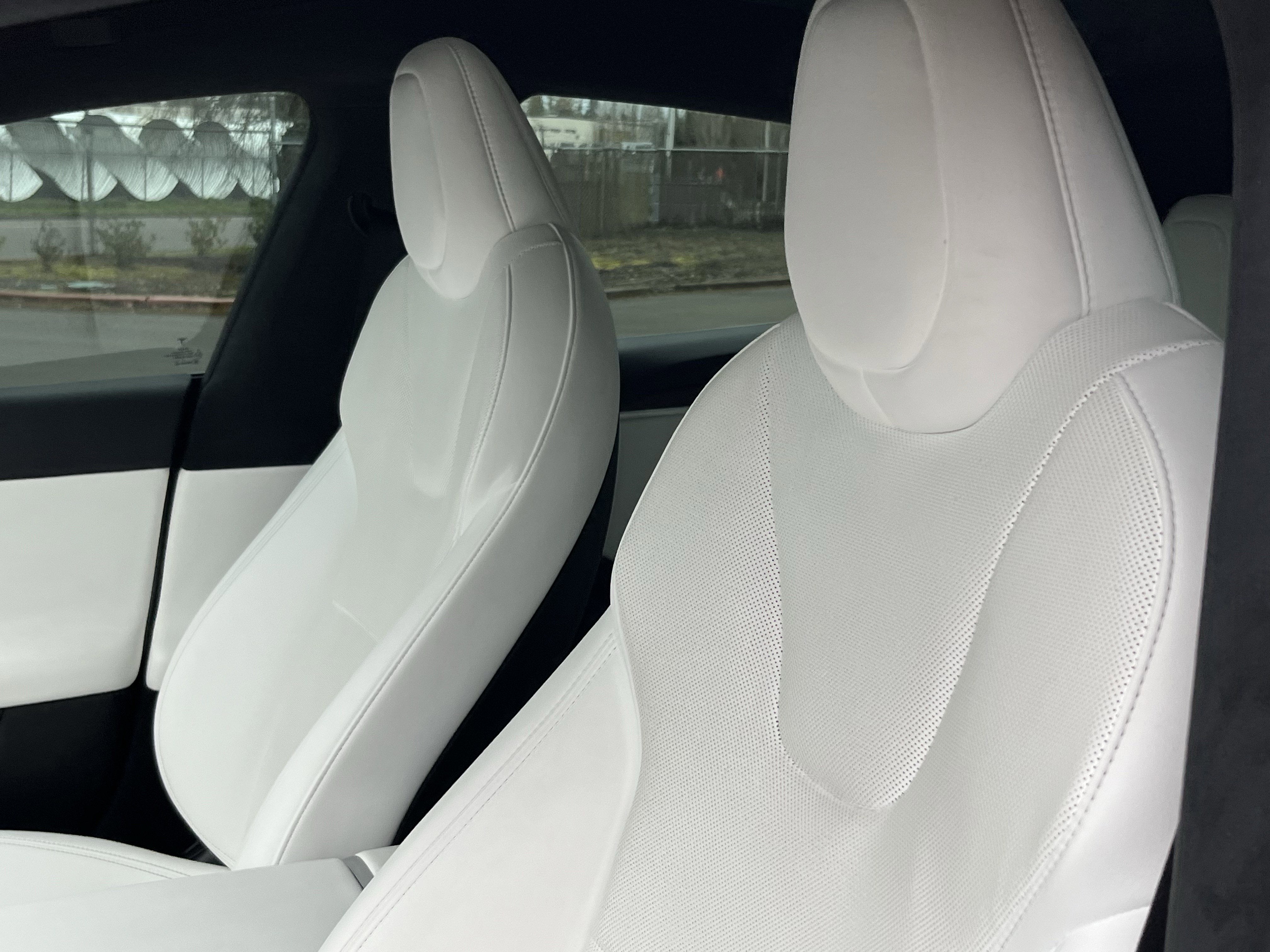 2022 Tesla Model S Base