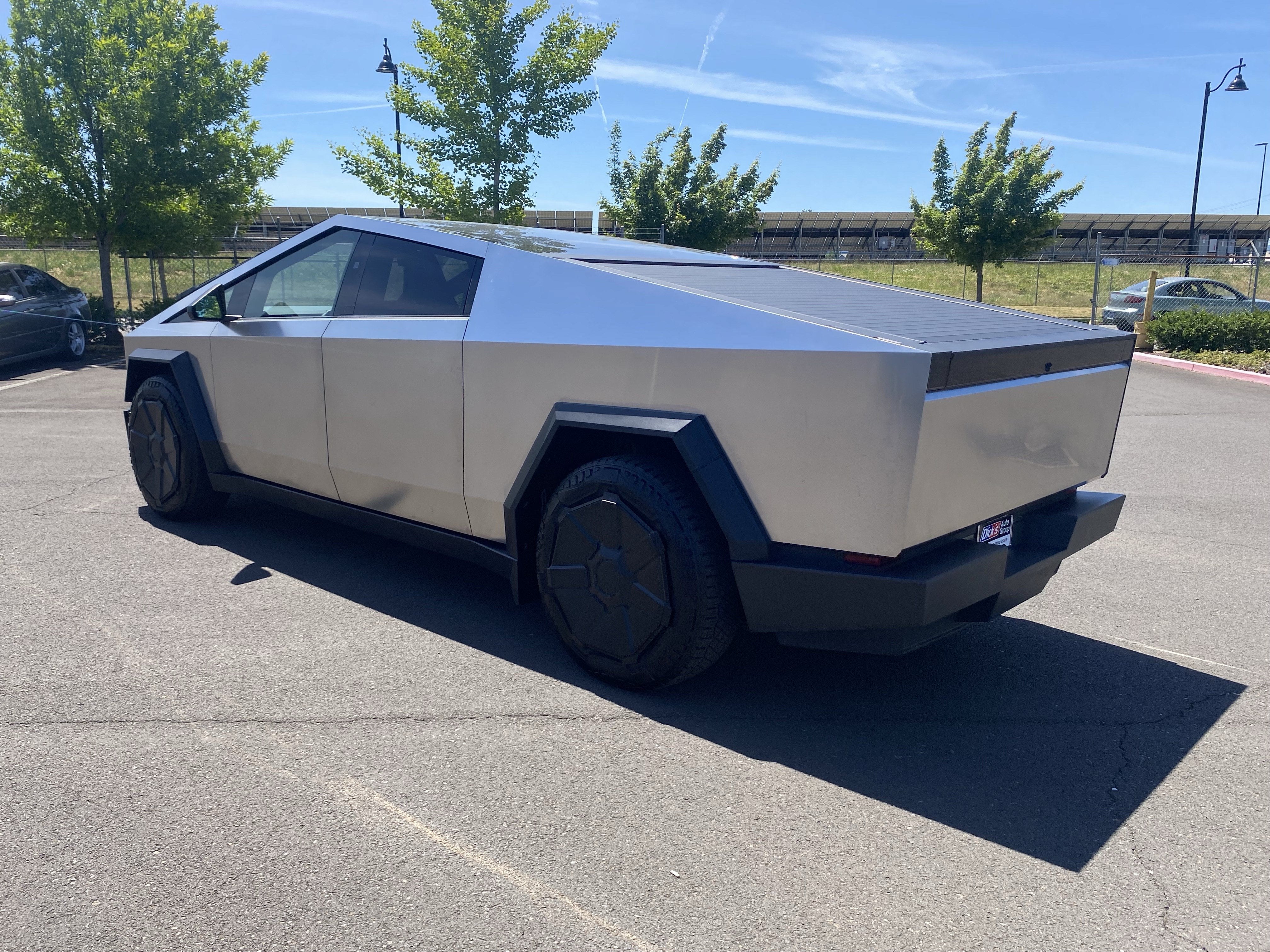 2024 Tesla Cybertruck Base