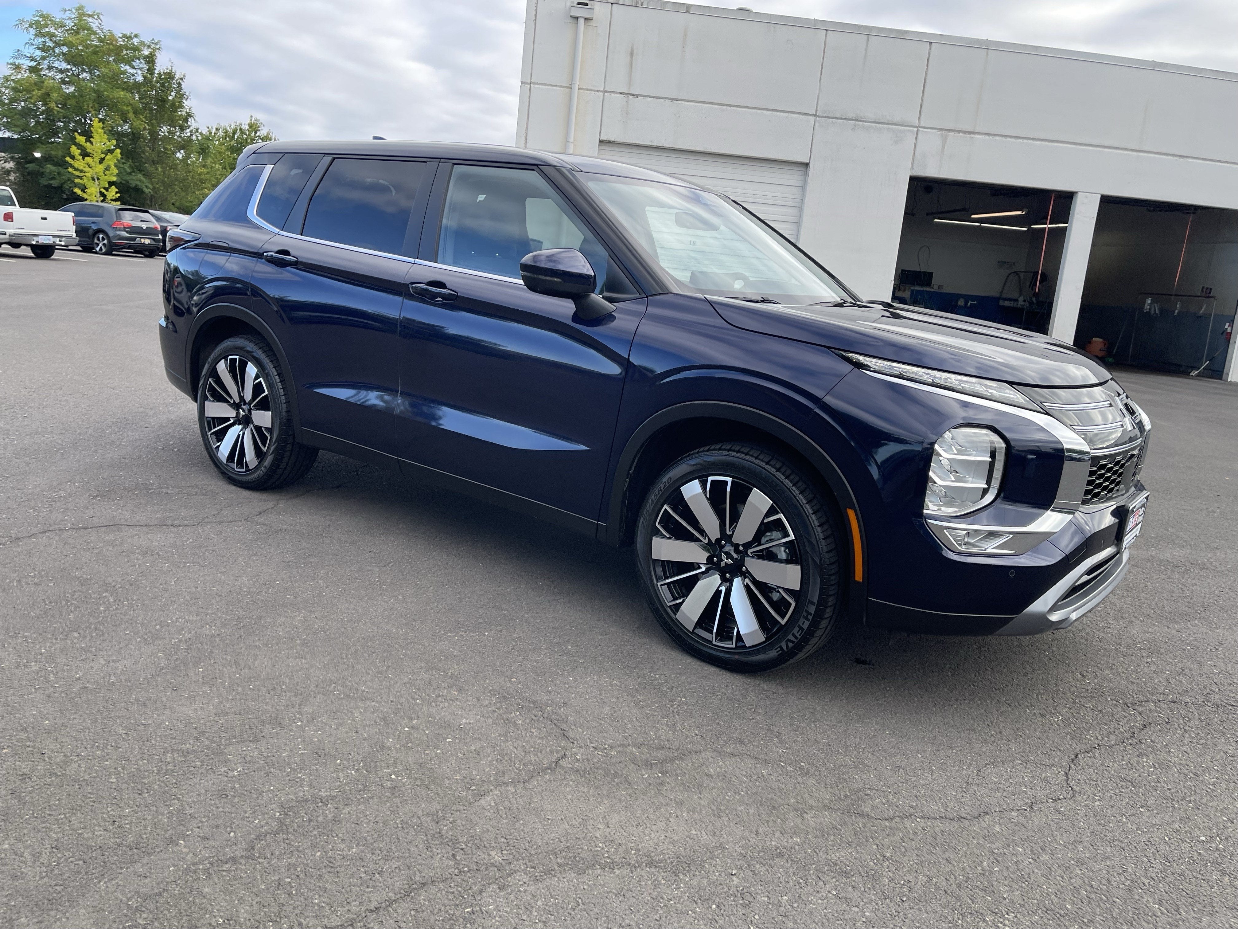 2025 Mitsubishi Outlander SE