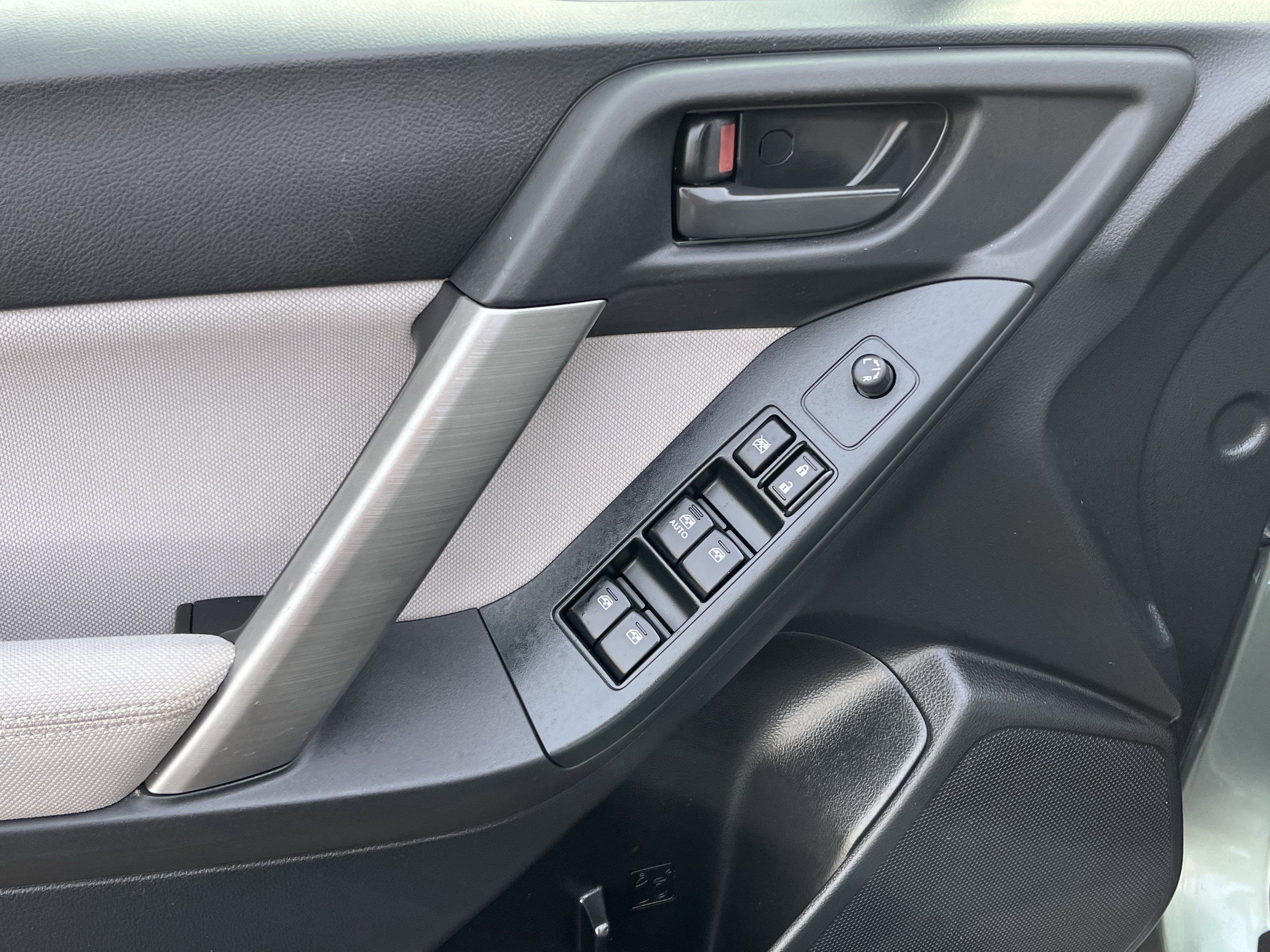 2014 Subaru Forester 2.5i