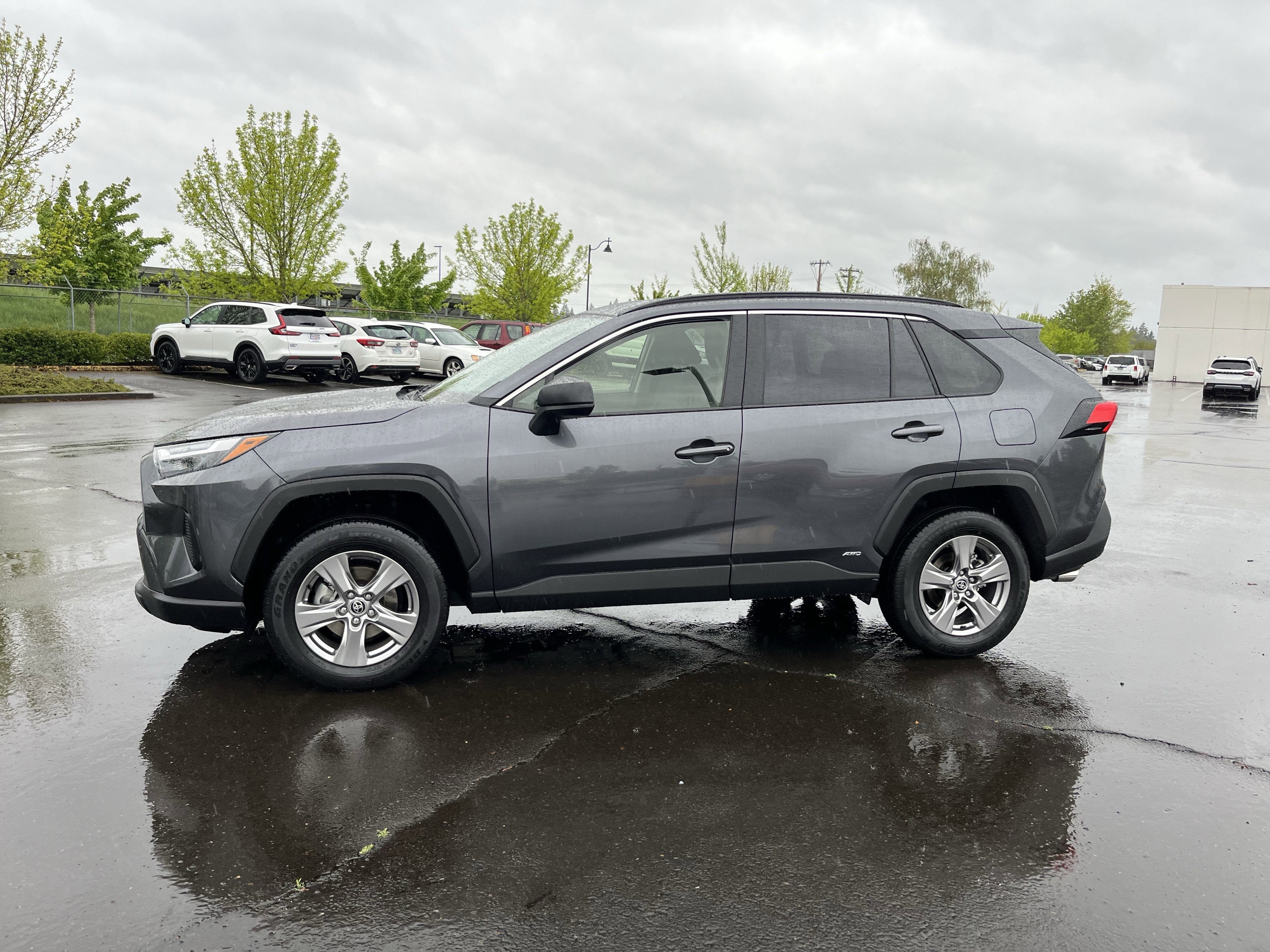 2025 Toyota RAV4 Hybrid LE