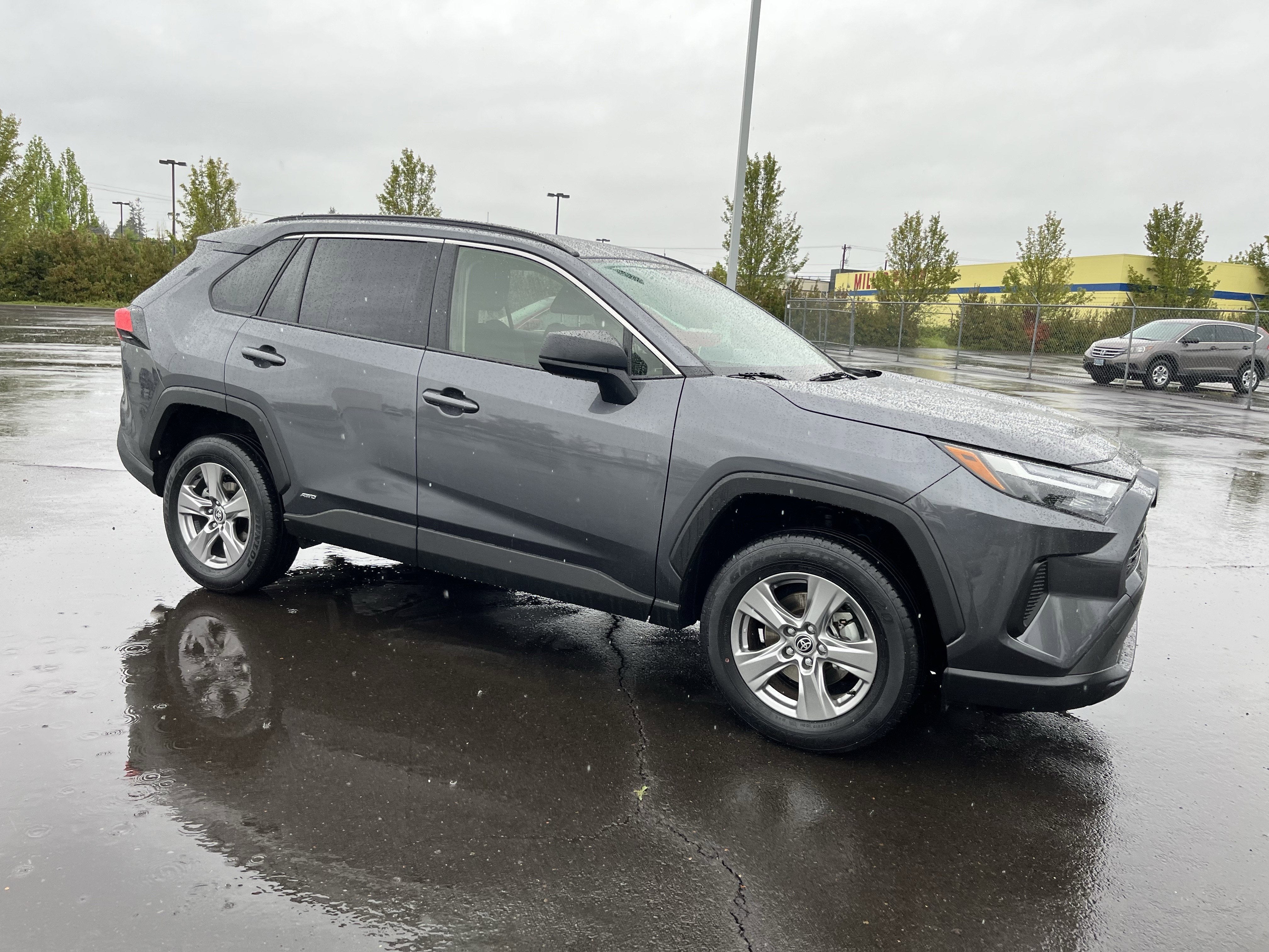 2025 Toyota RAV4 Hybrid LE
