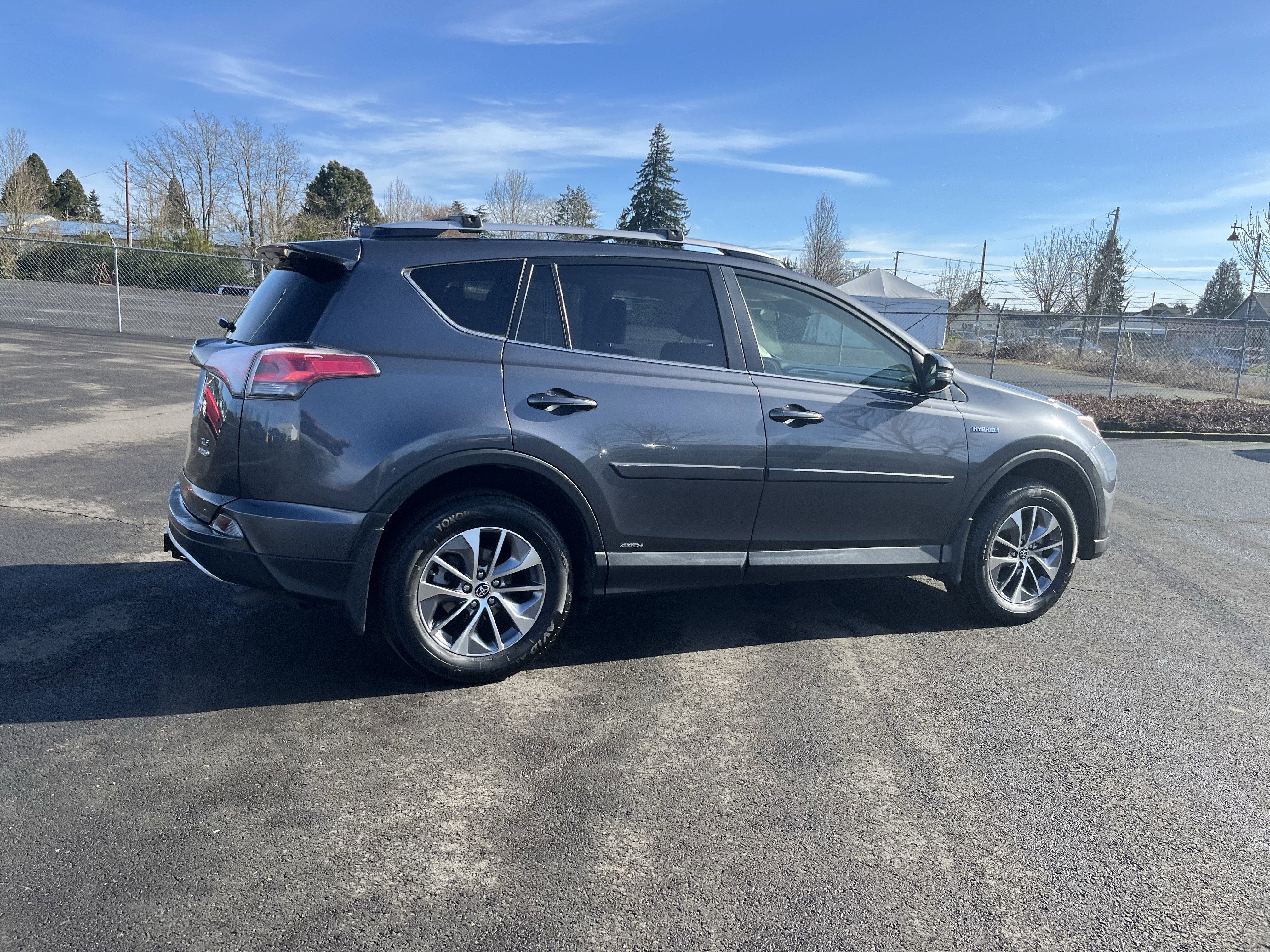 2016 Toyota RAV4 Hybrid XLE