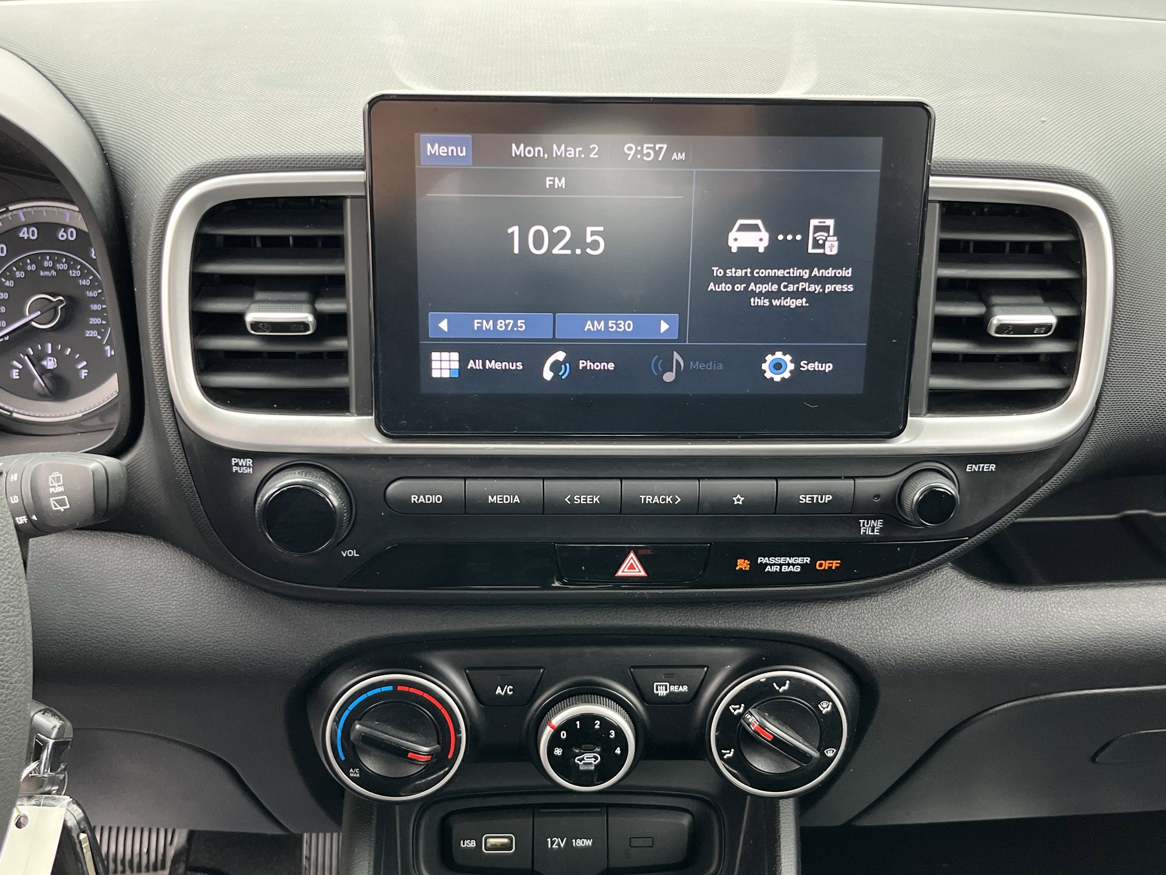 2022 Hyundai Venue SE