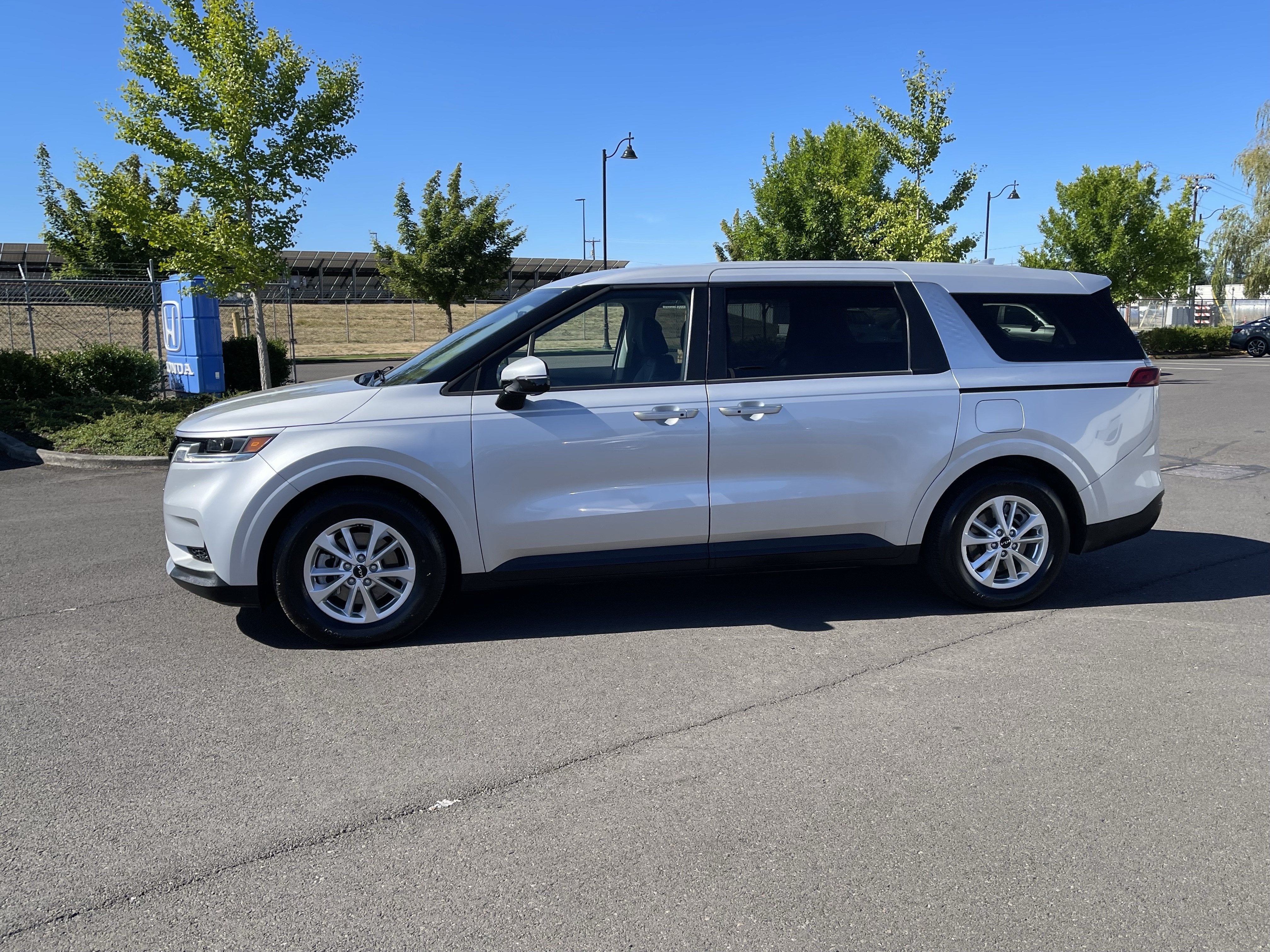 2022 Kia Carnival LXS