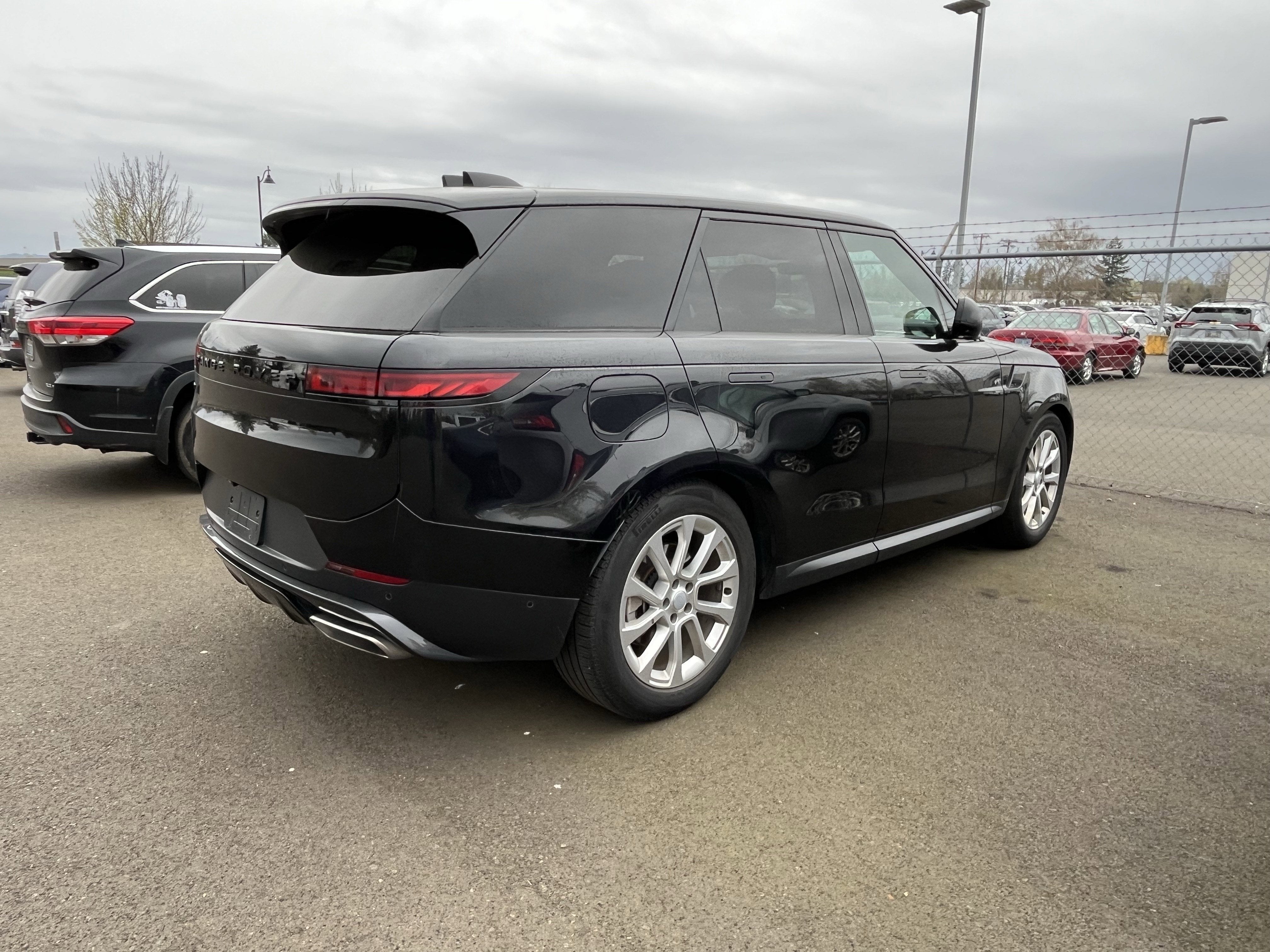 2025 Land Rover Range Rover Sport SE