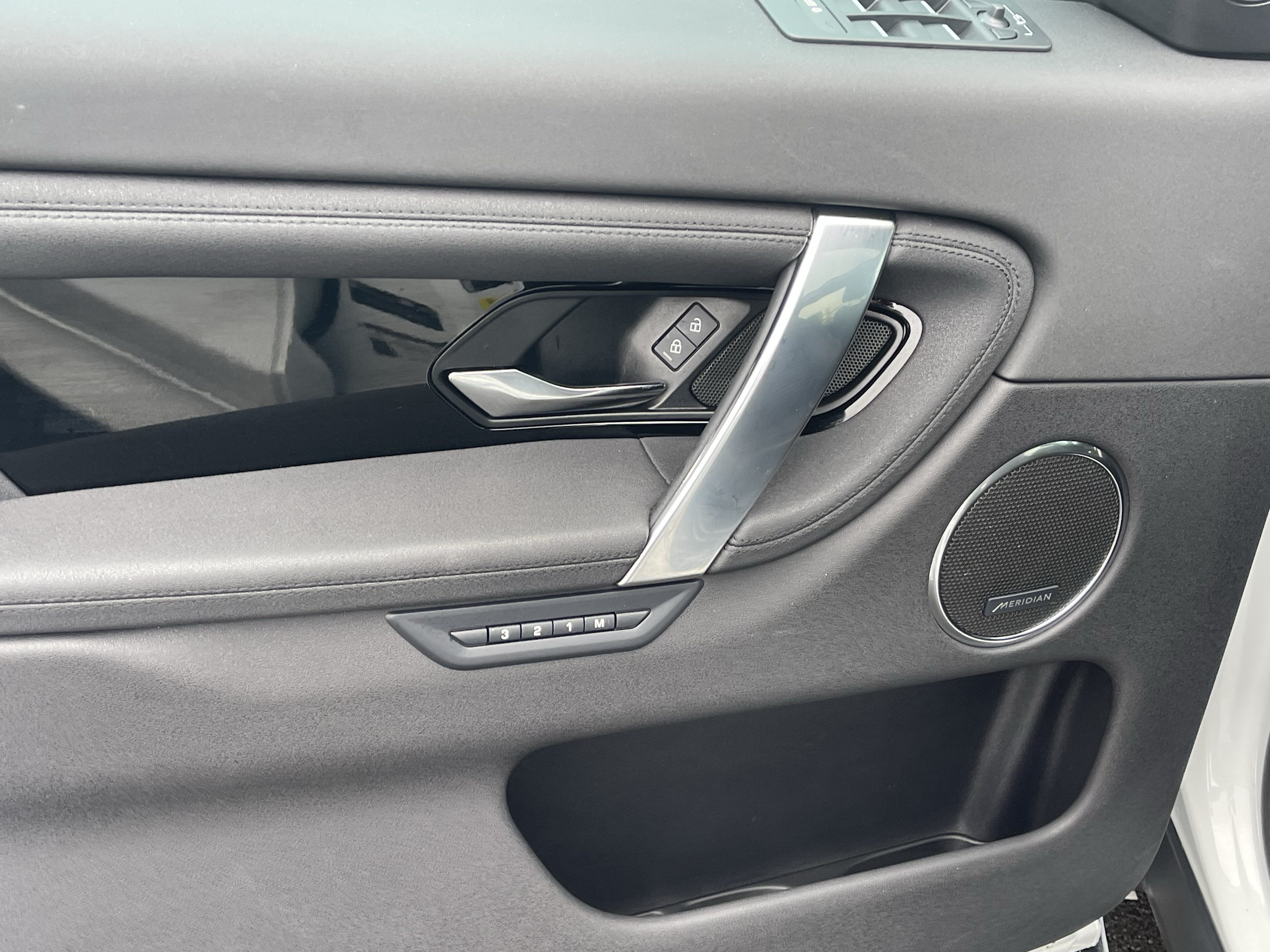 2025 Land Rover Discovery Sport S