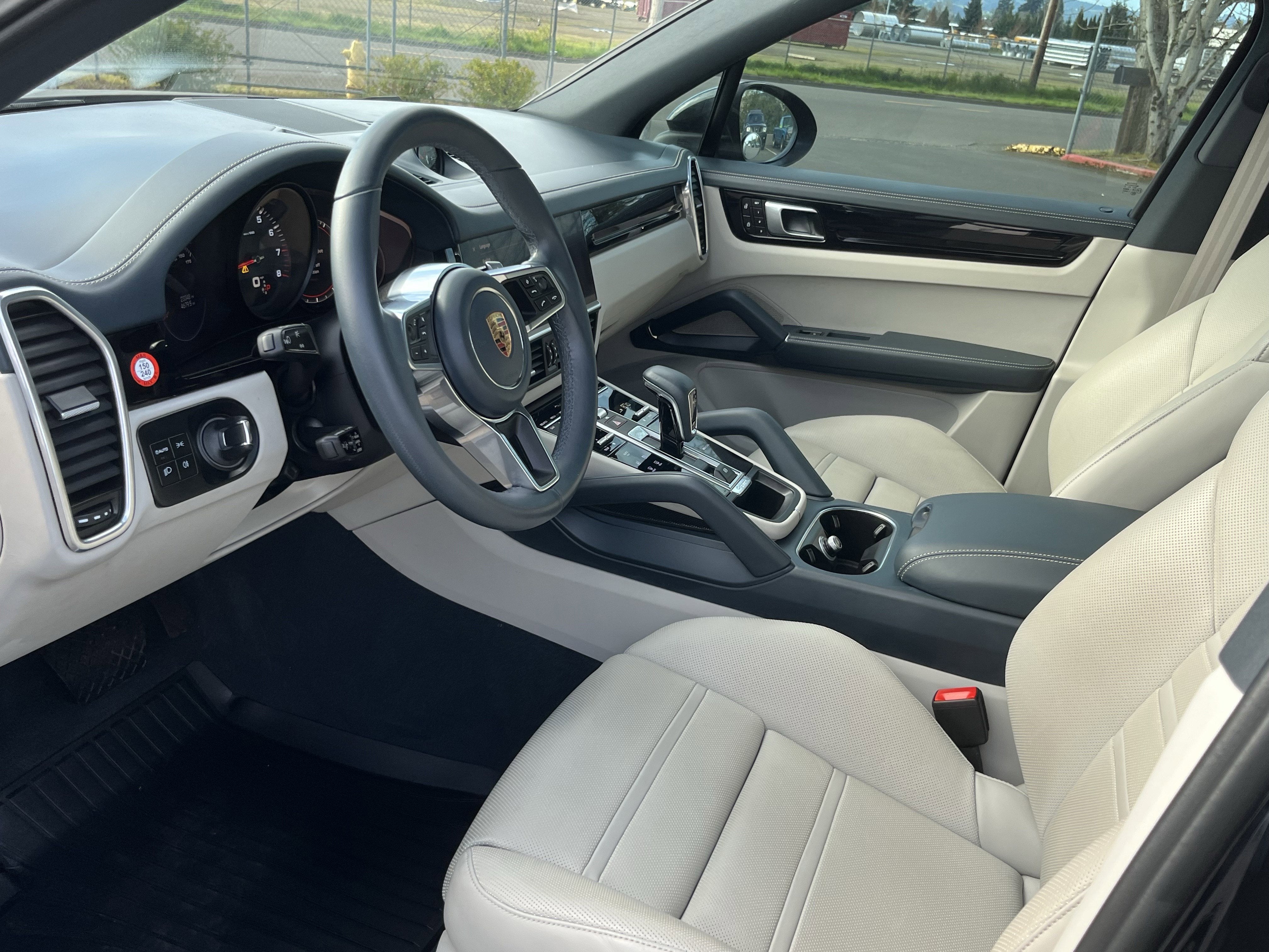 2023 Porsche Cayenne Platinum Edition