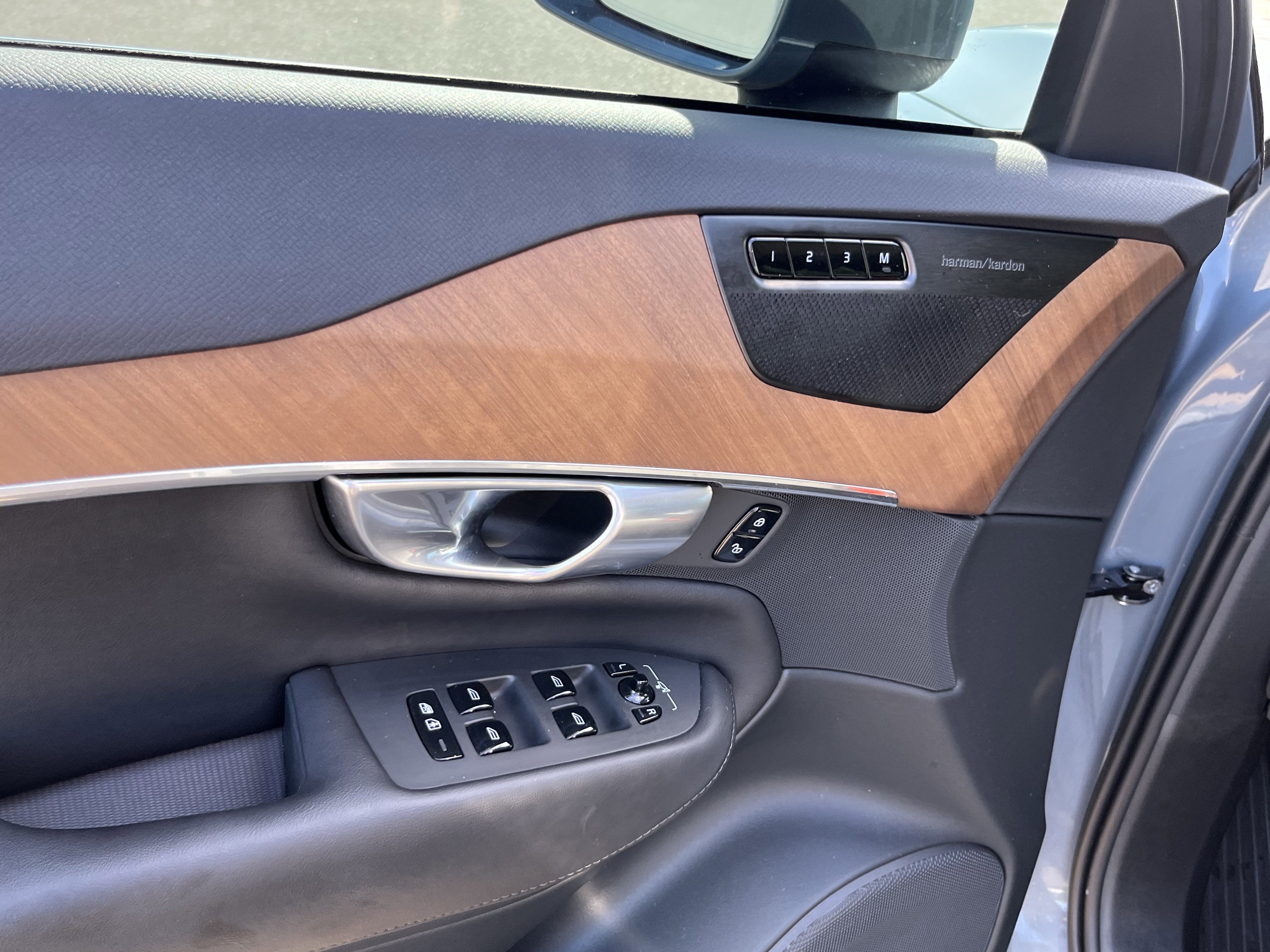 2023 Volvo XC90 Plus