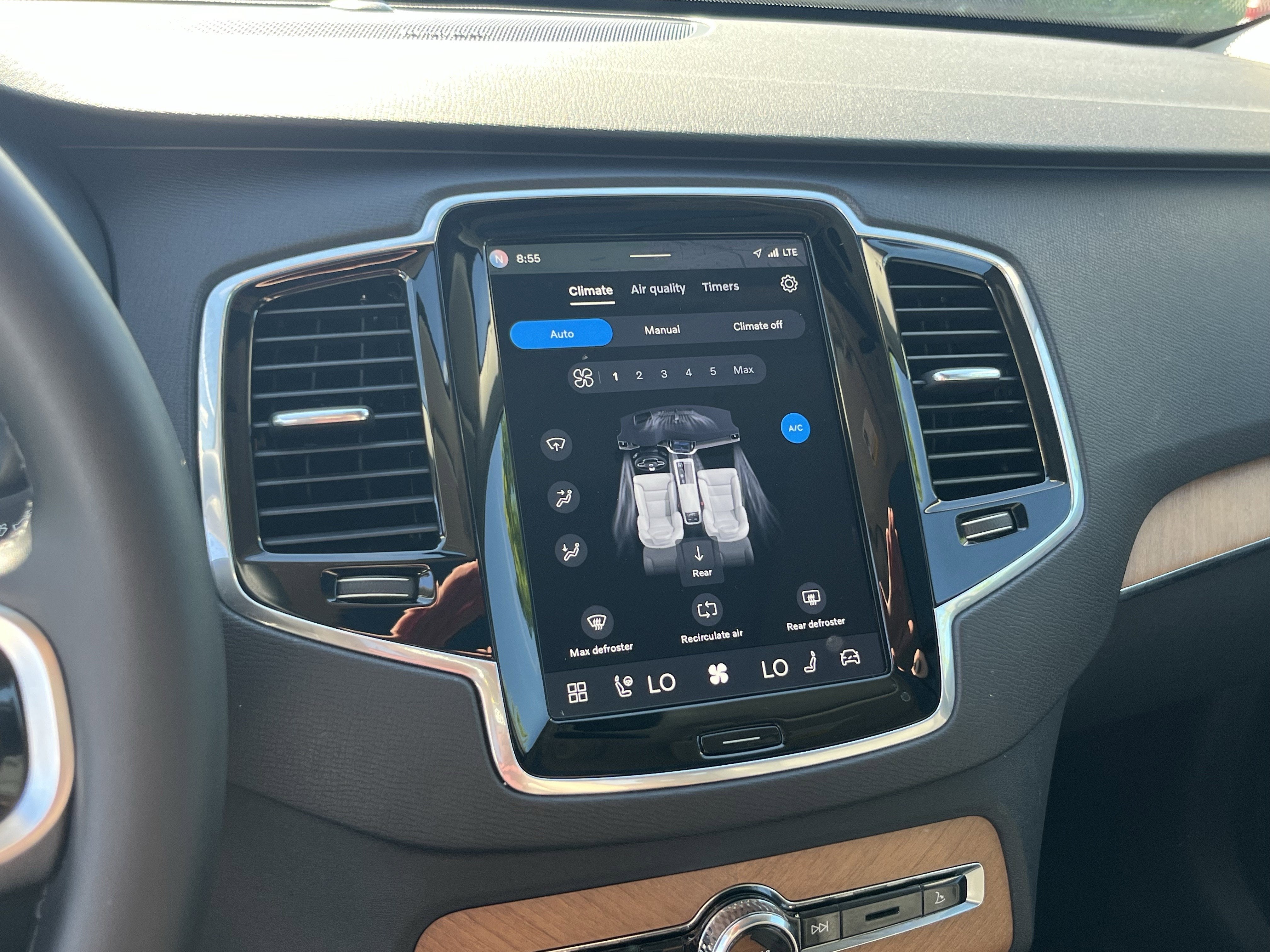 2025 Volvo XC90 Plug-In Hybrid Plus