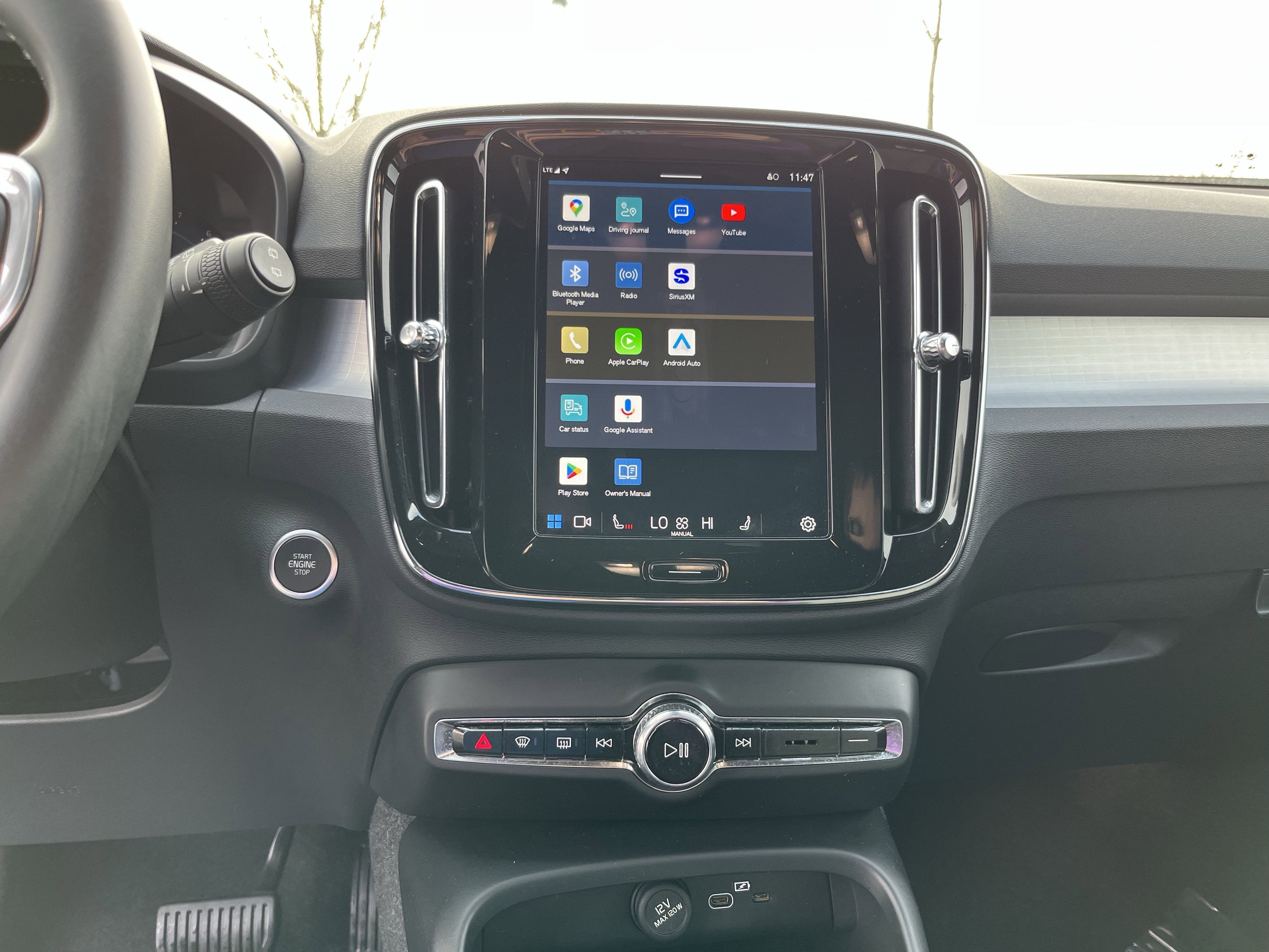 2024 Volvo XC40 Core Bright Theme