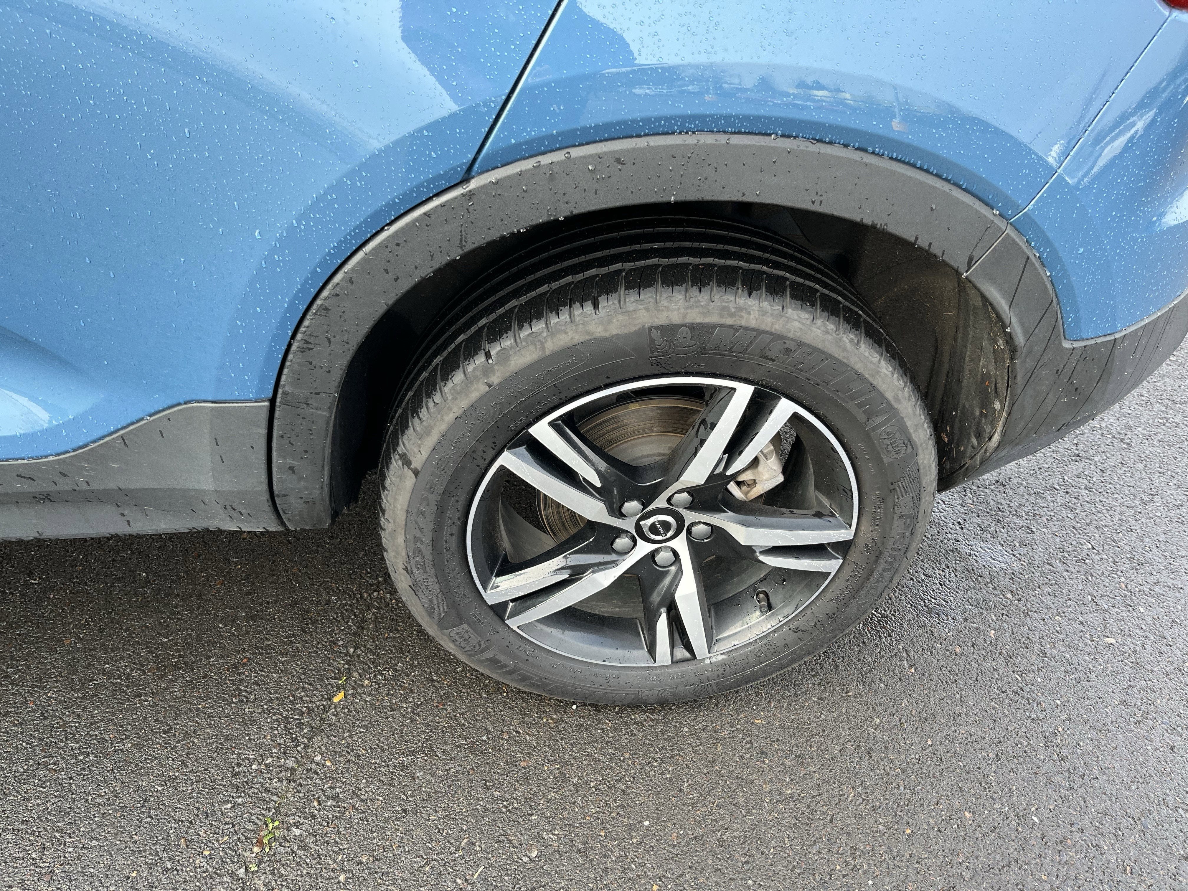 2024 Volvo XC40 Core Bright Theme