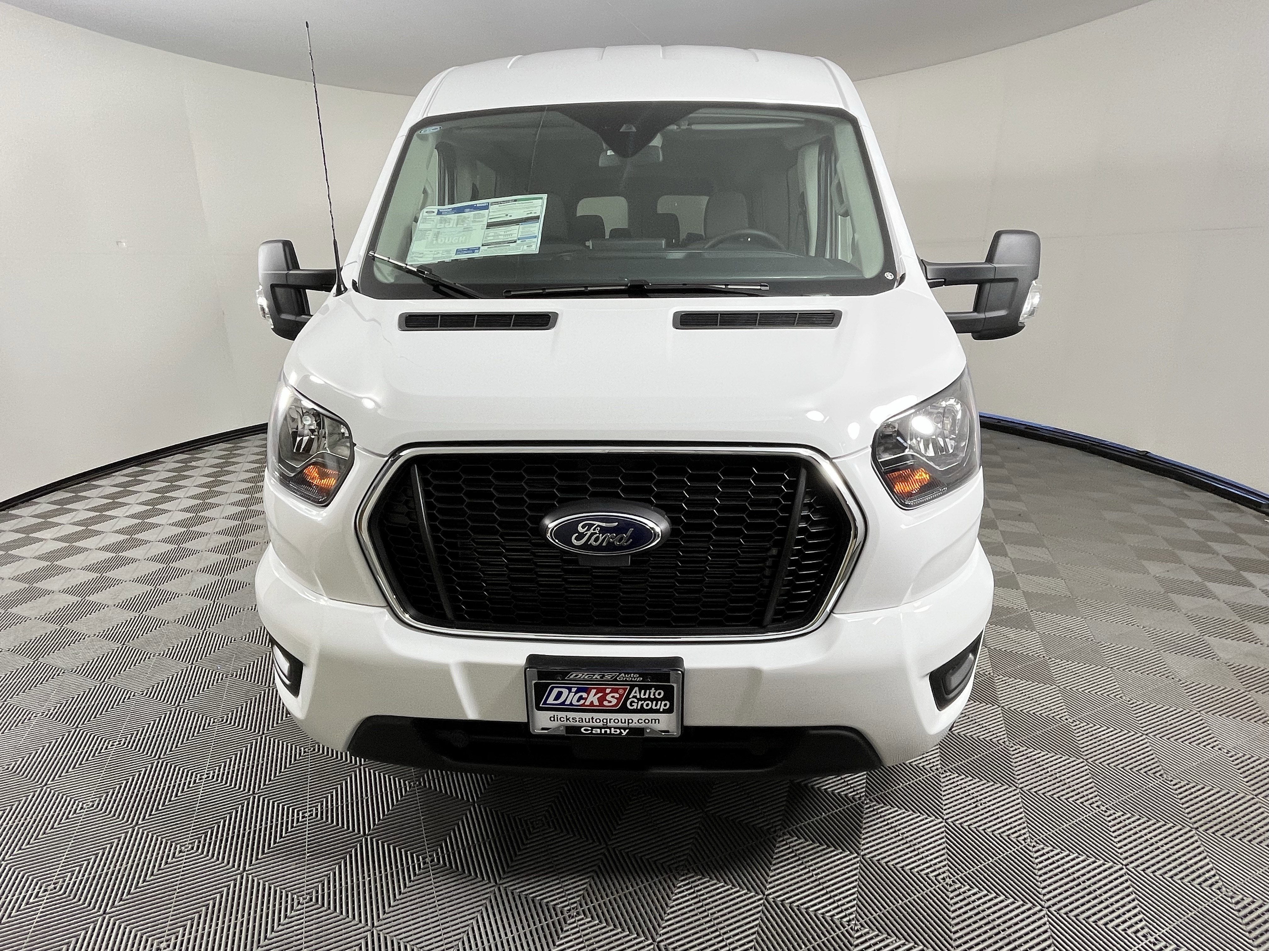 2025 Ford Transit Passenger Wagon T-350 148 Med Roof XL AWD 12 Seats