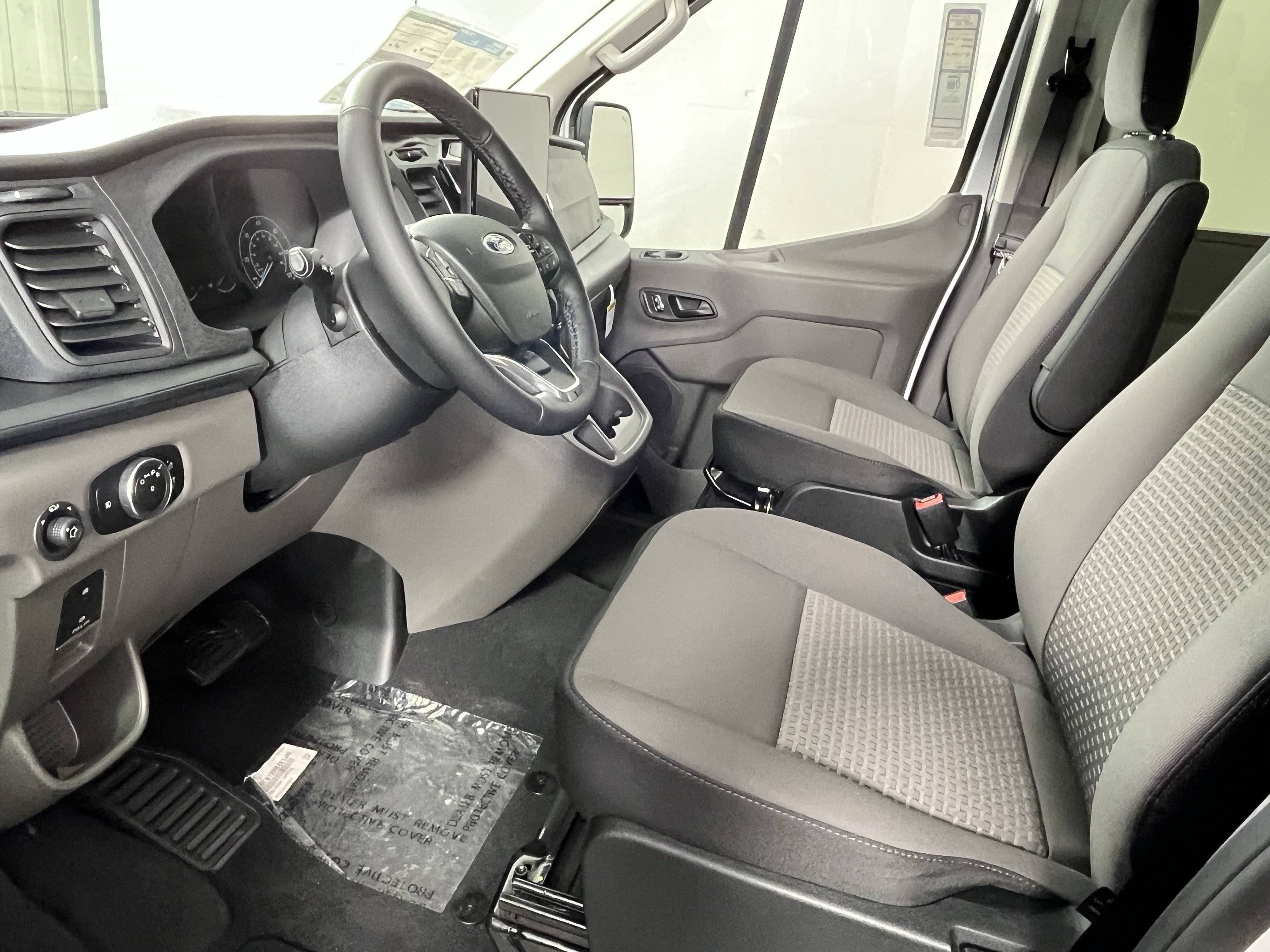 2025 Ford Transit Passenger Wagon T-350 148 Med Roof XL AWD 12 Seats