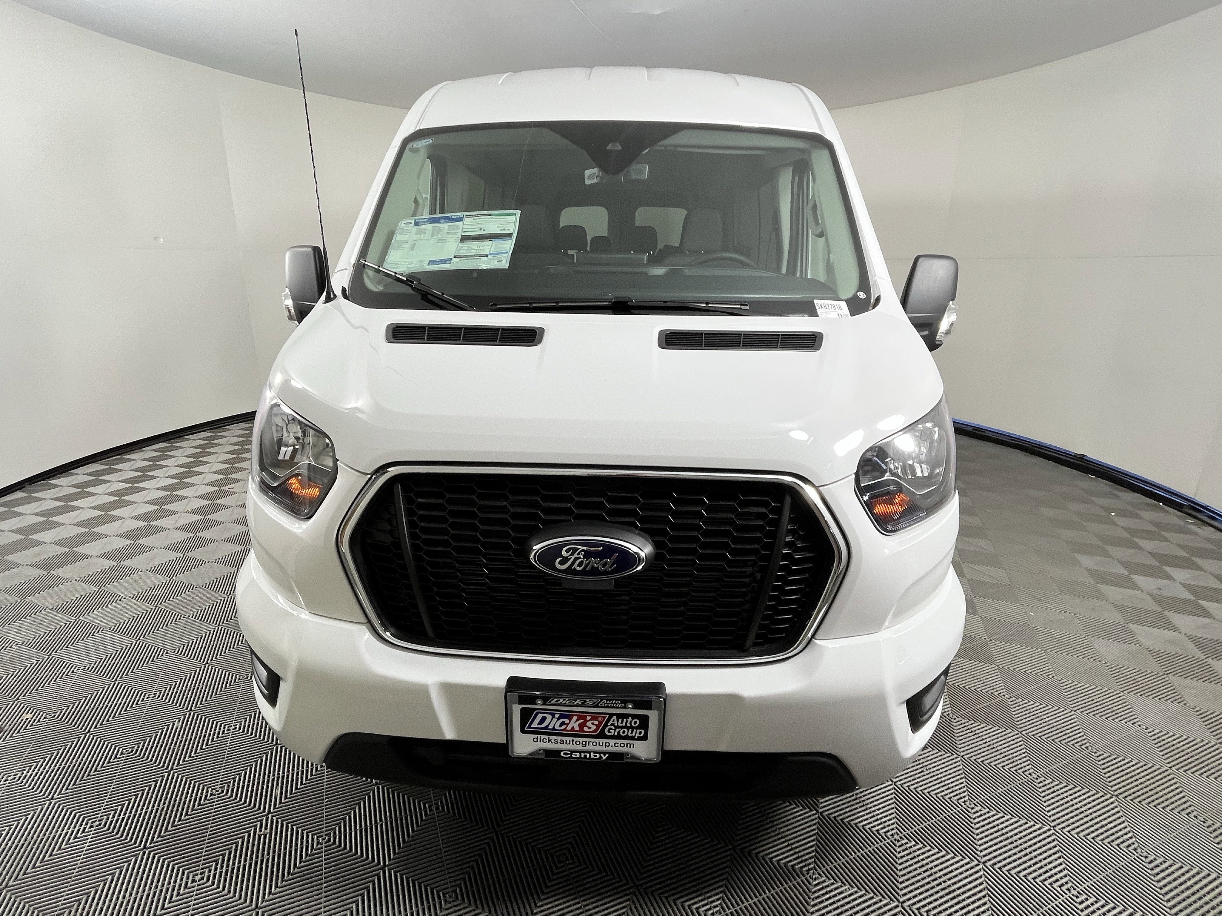 2025 Ford Transit Passenger Wagon T-350 148 Med Roof XL AWD 12 Seats