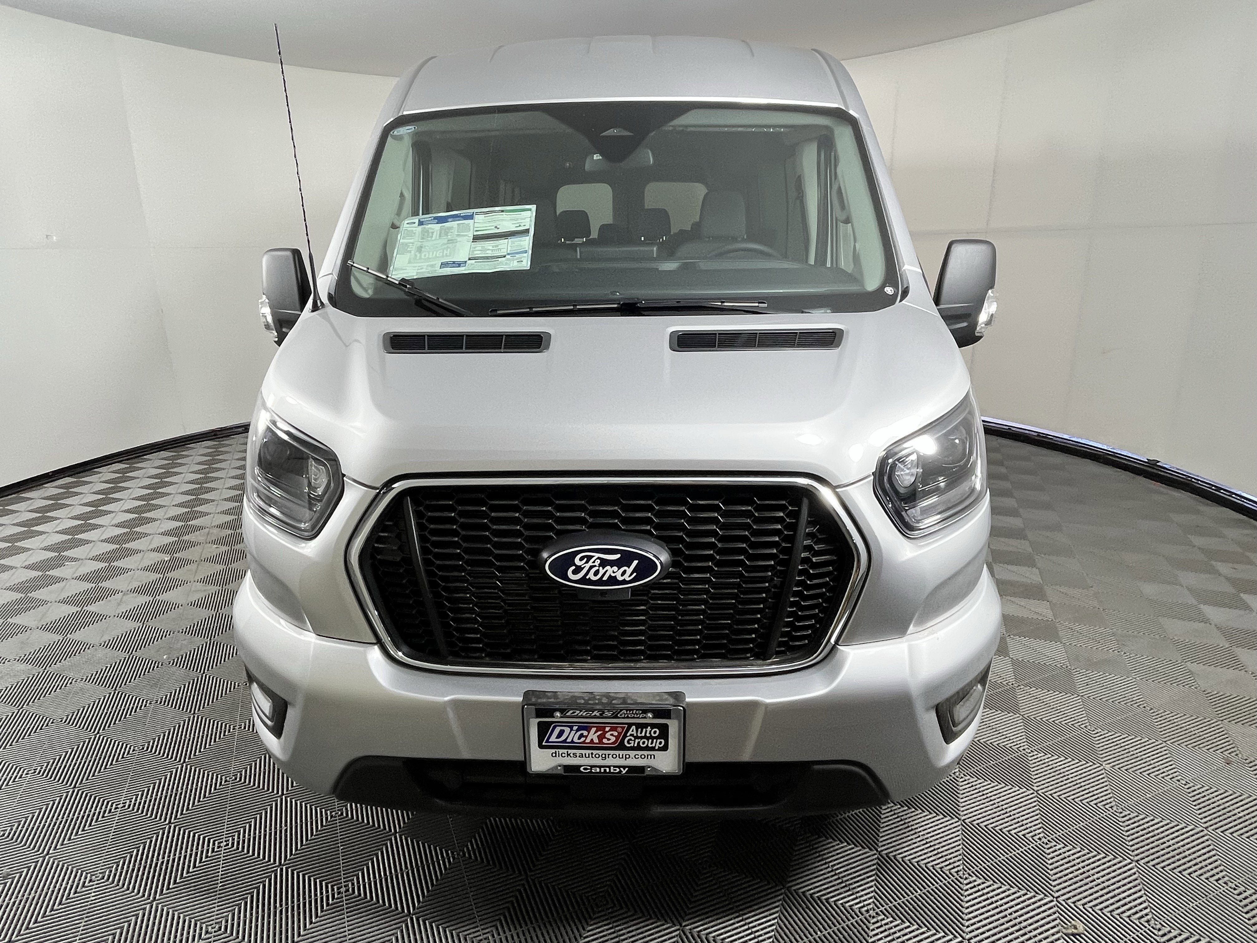 2026 Ford Transit Passenger Wagon T-350 148 Med Roof XLT AWD 15 Seats