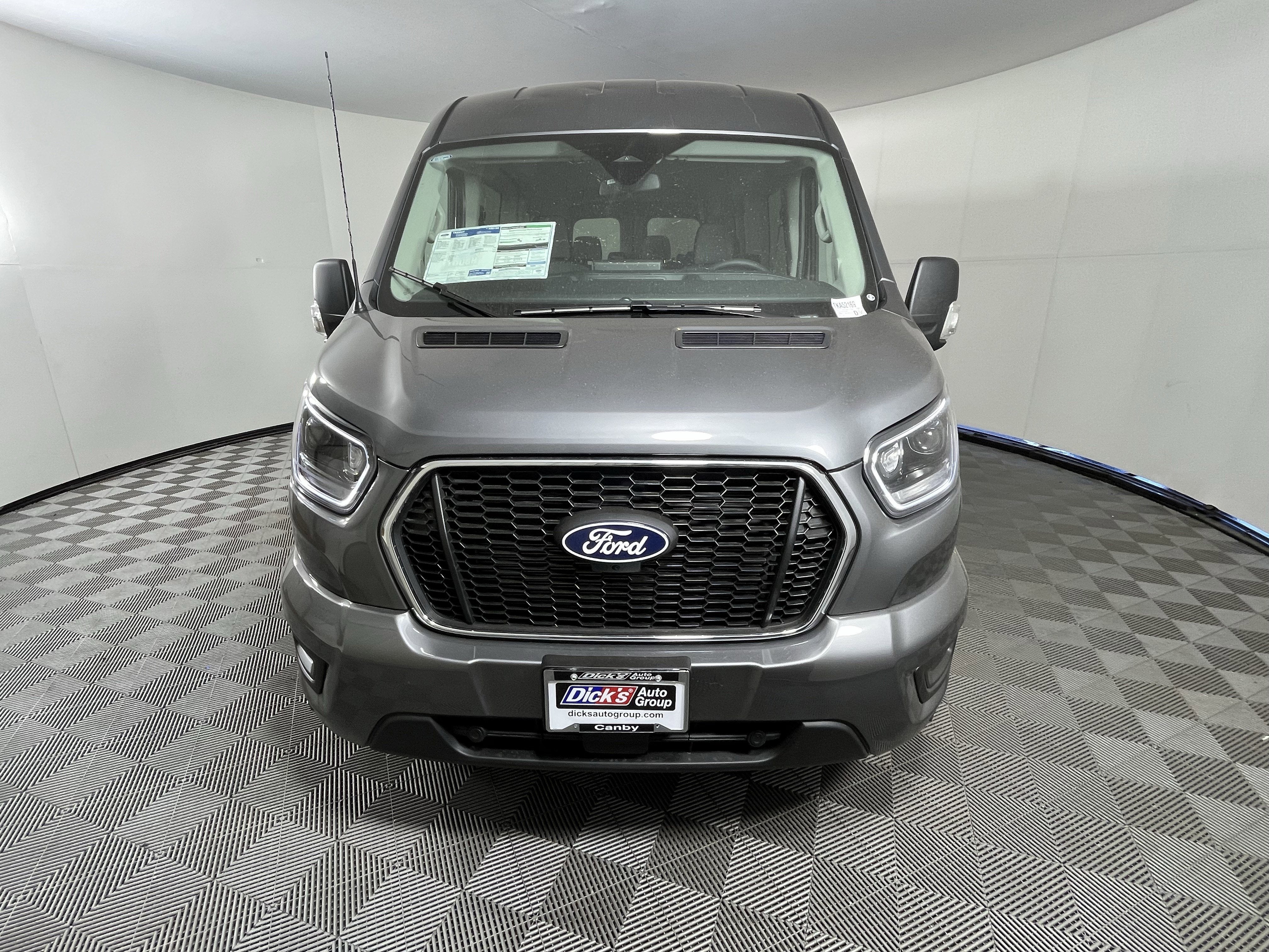 2026 Ford Transit Passenger Wagon T-350 148 Med Roof XLT AWD 15 Seats