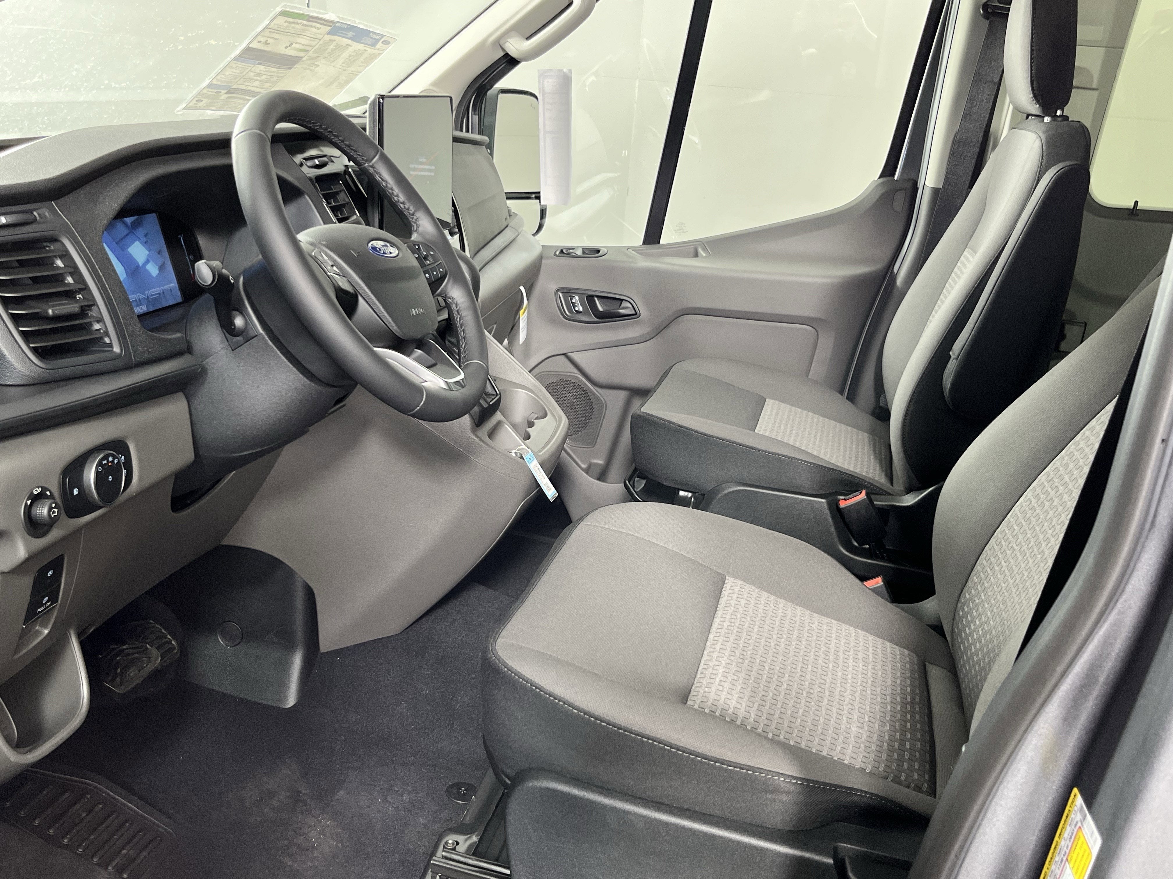 2026 Ford Transit Passenger Wagon T-350 148 Med Roof XLT AWD 15 Seats
