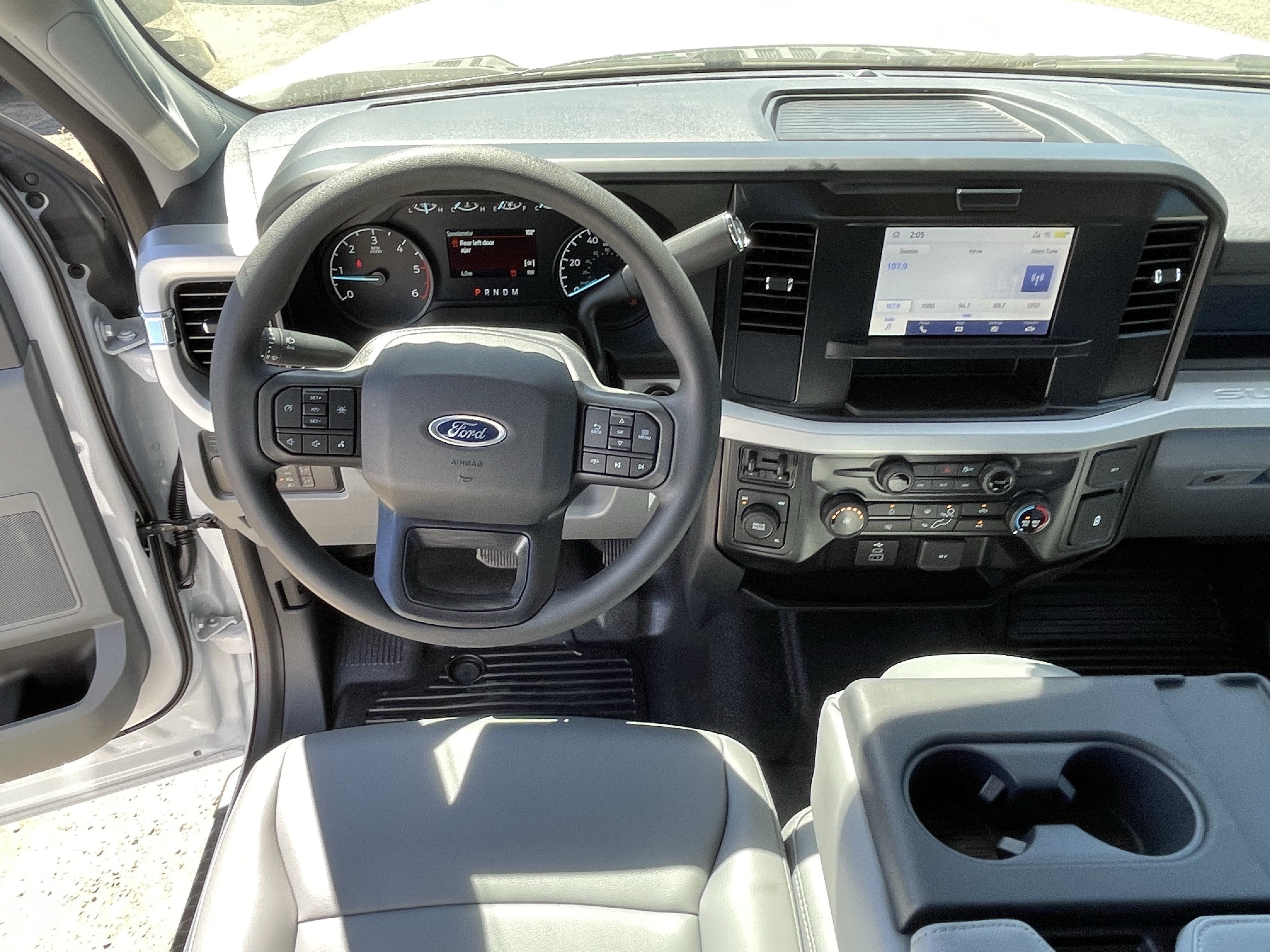 2026 Ford Super Duty F-450 DRW XL 4WD Crew Cab 203 WB 84 CA